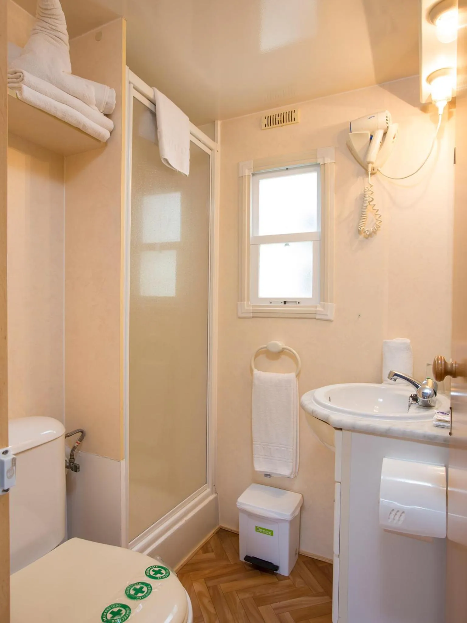 Bathroom in Magic Robin Hood