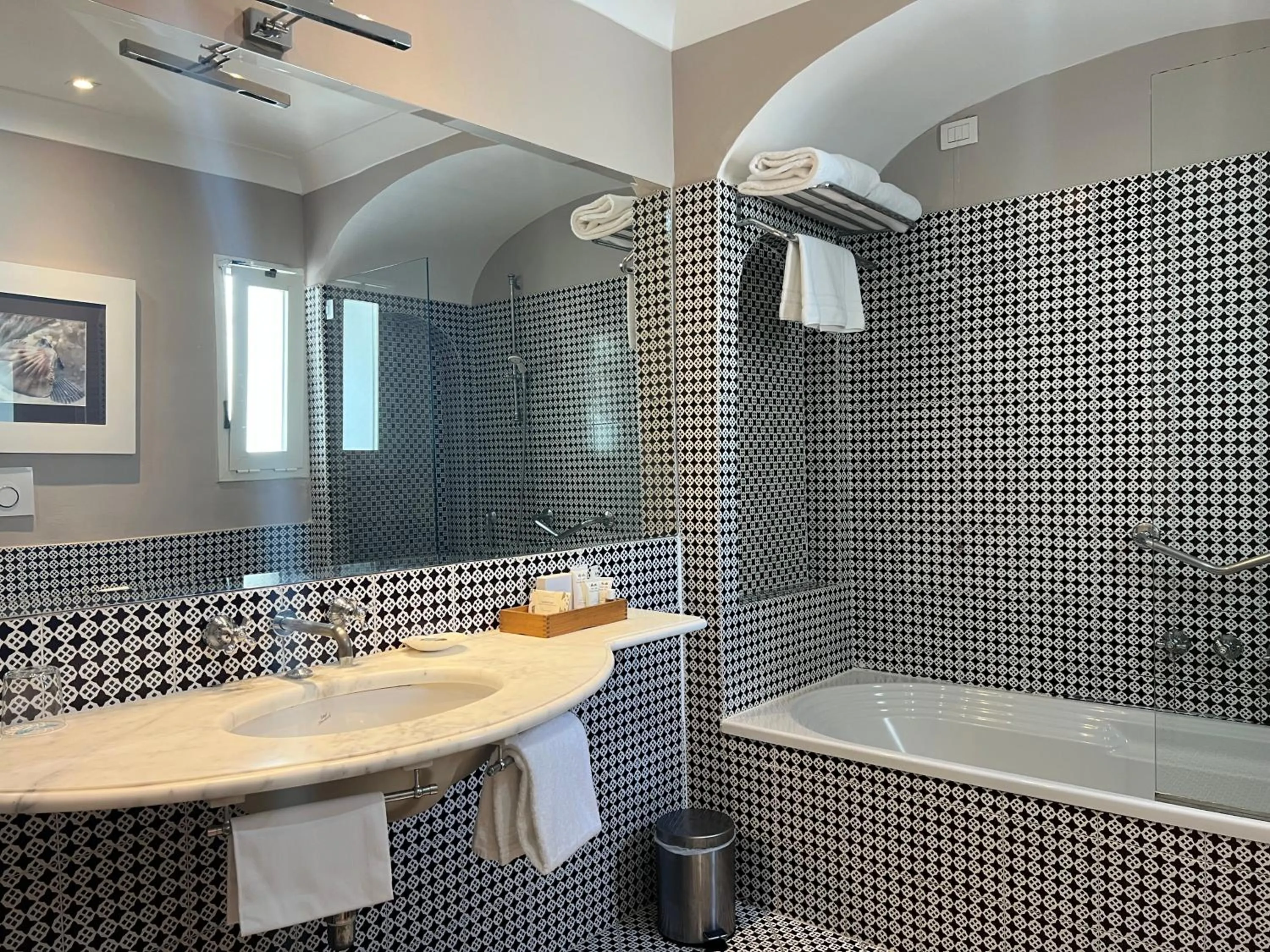 Bathroom in Hotel Della Piccola Marina