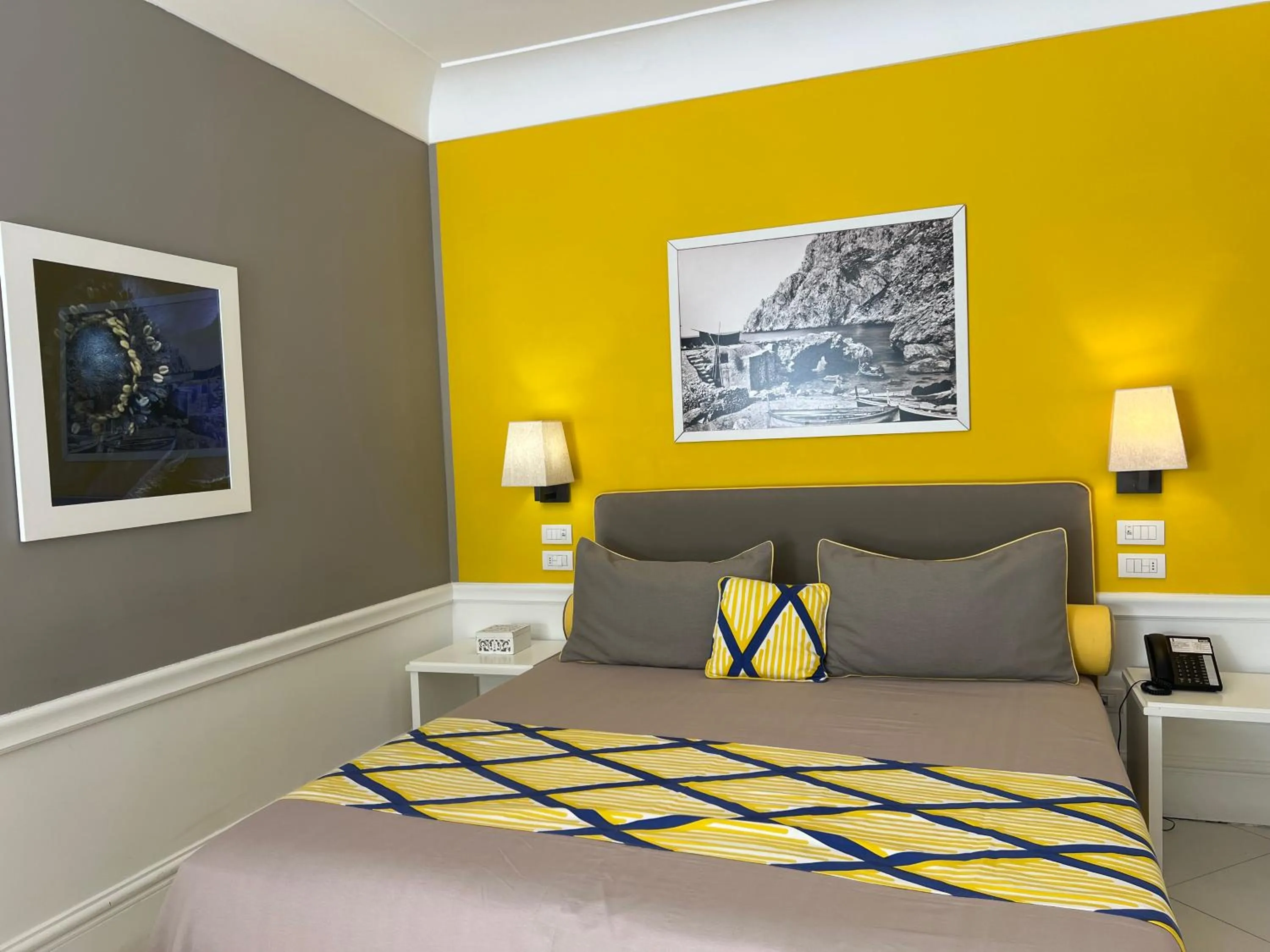 Bed in Hotel Della Piccola Marina