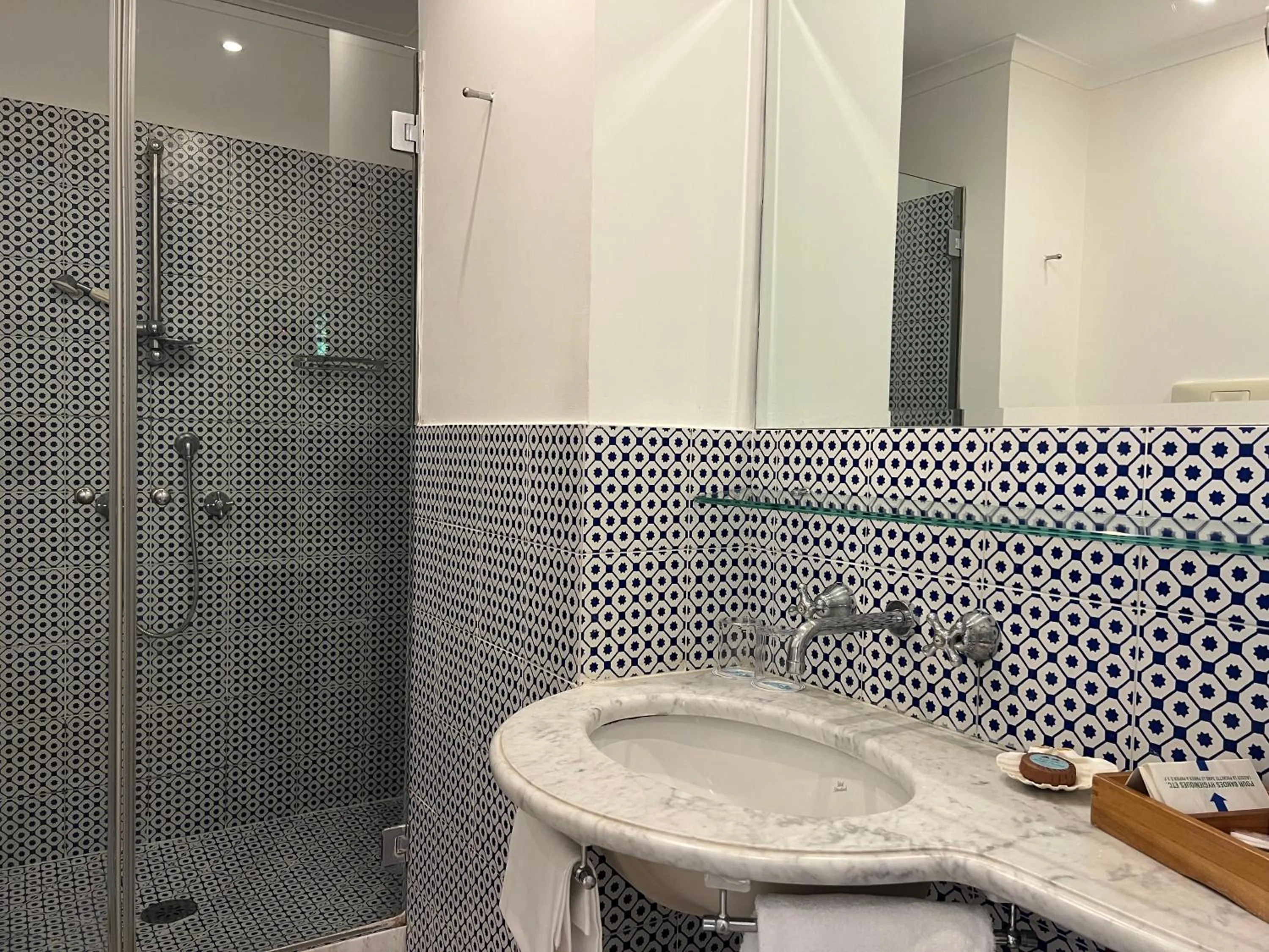 Shower in Hotel Della Piccola Marina