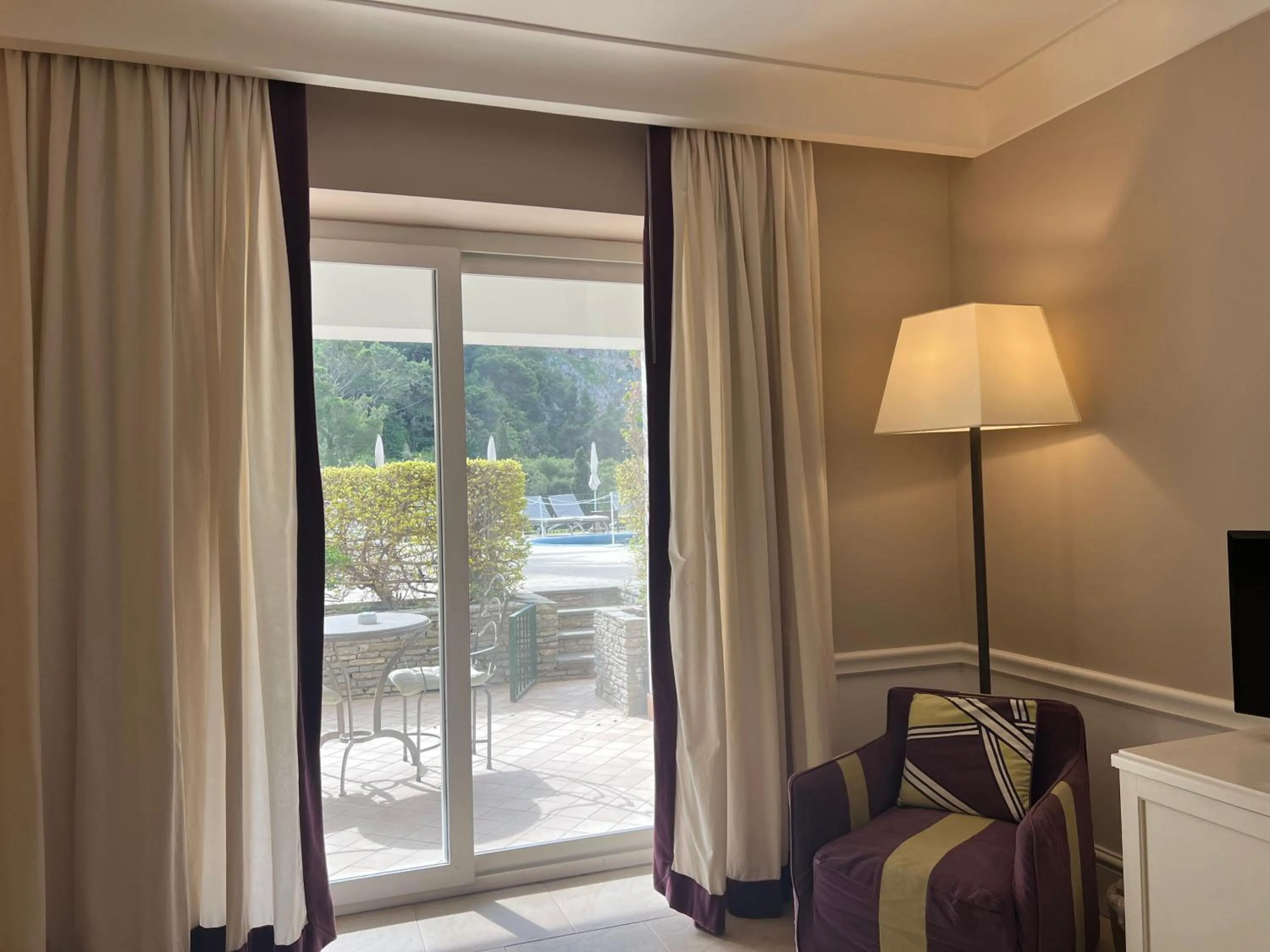 Balcony/Terrace, Bed in Hotel Della Piccola Marina