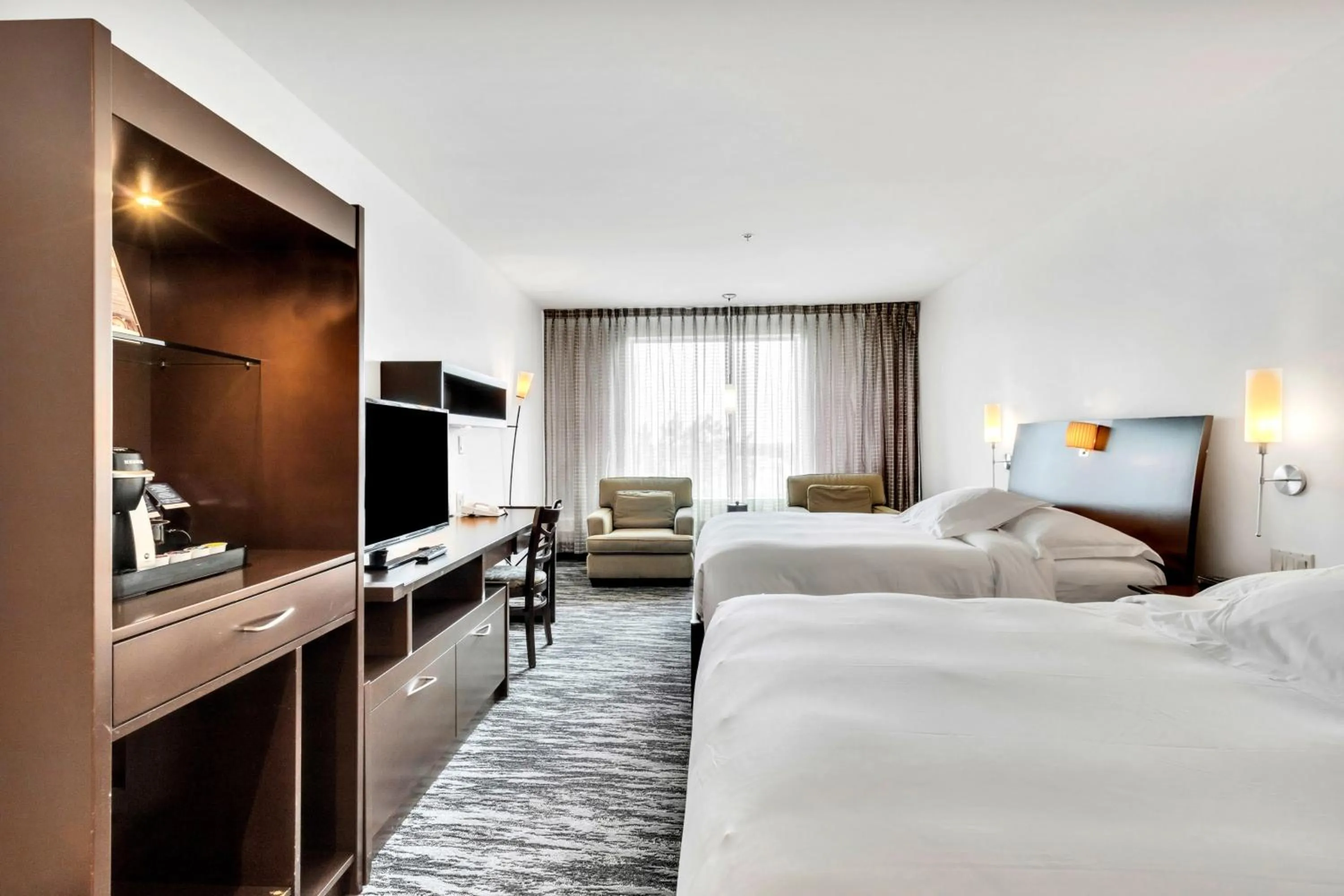 Bedroom, Bed in Hotel Mortagne