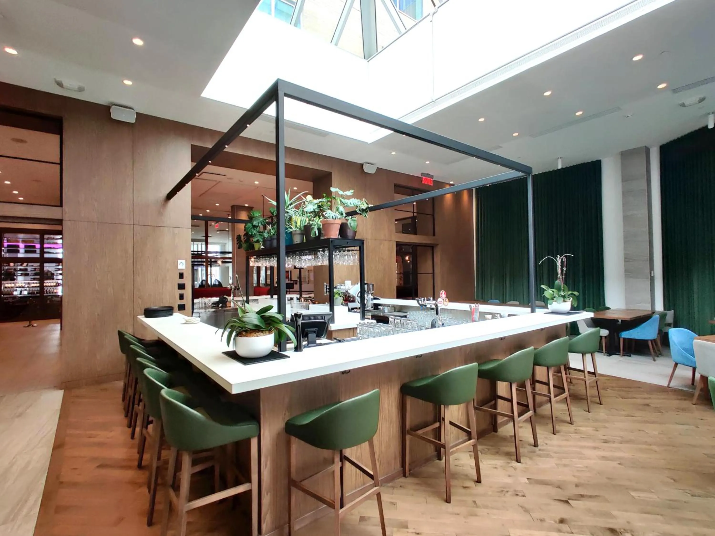 Restaurant/places to eat in Hotel Mortagne