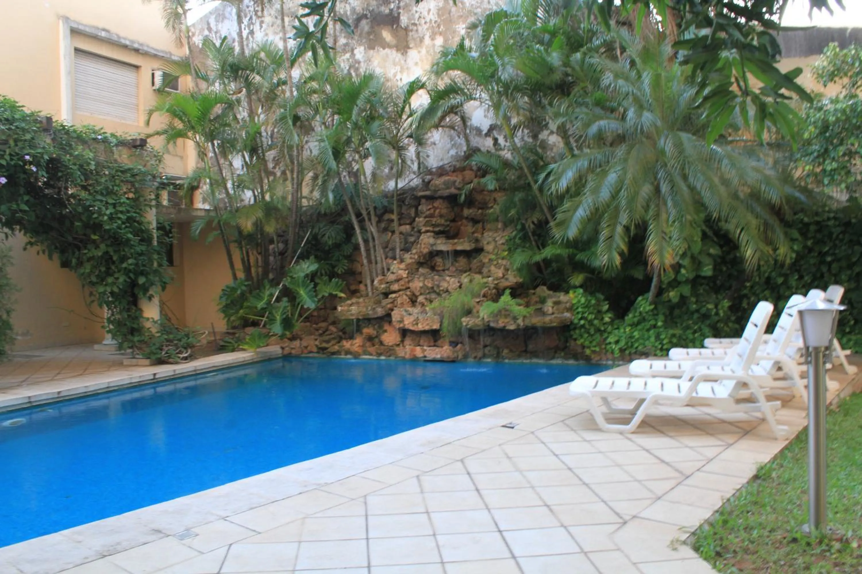 Swimming pool in Premier Hill Suites Hotel