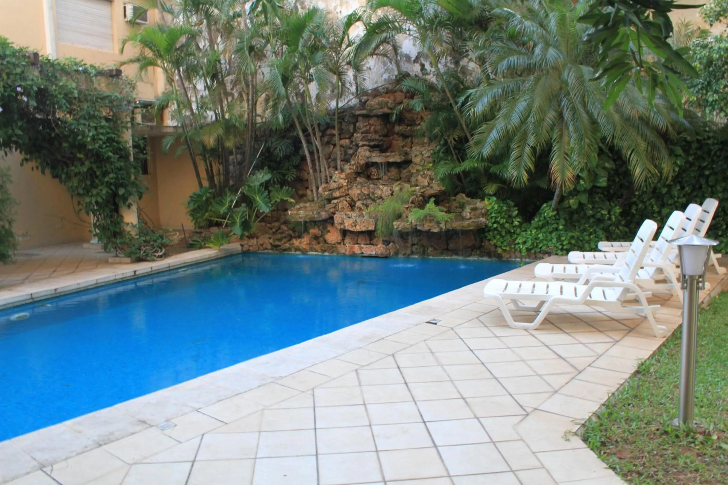 Swimming pool in Premier Hill Suites Hotel