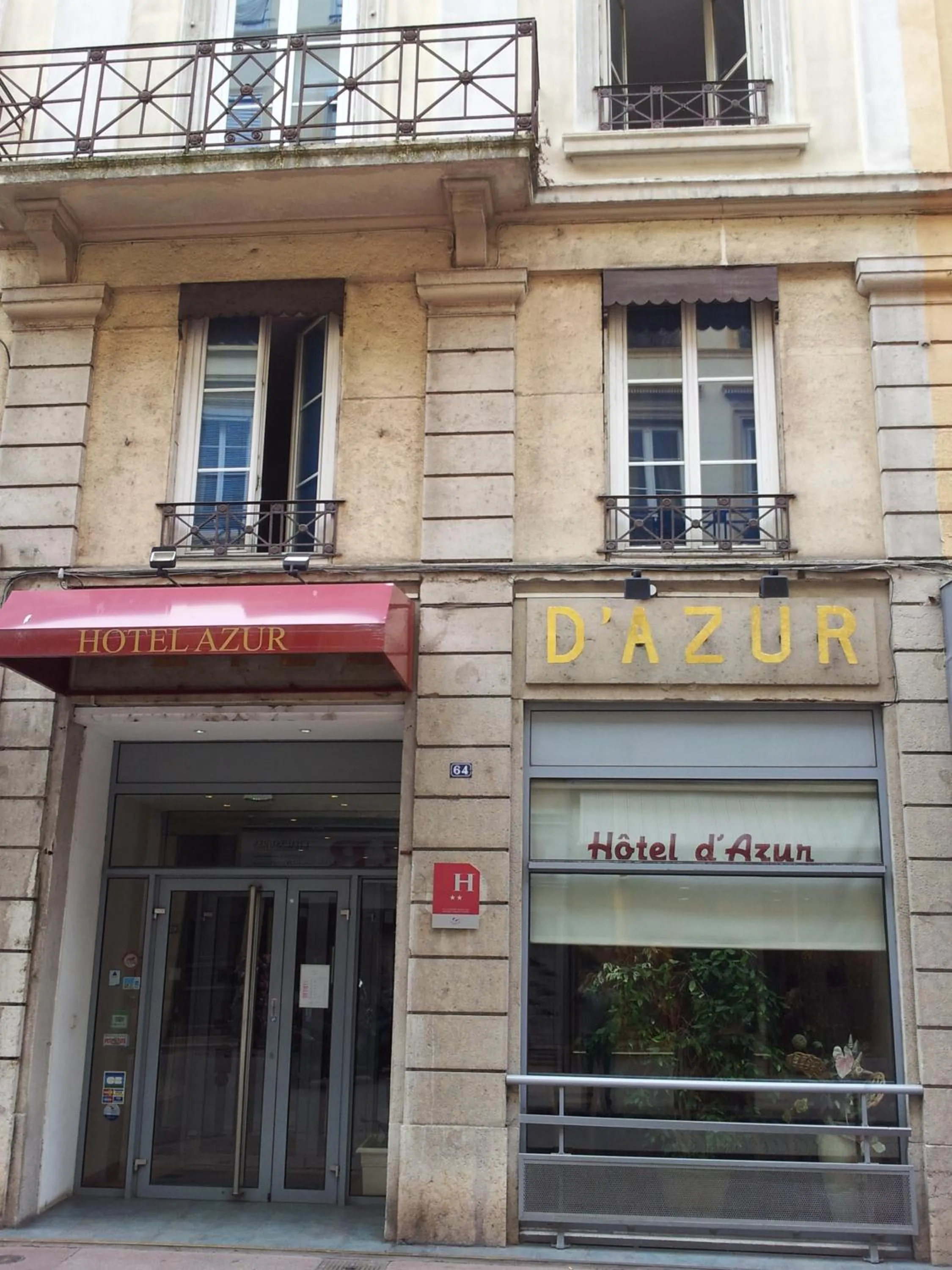 Property building in Hotel Azur
