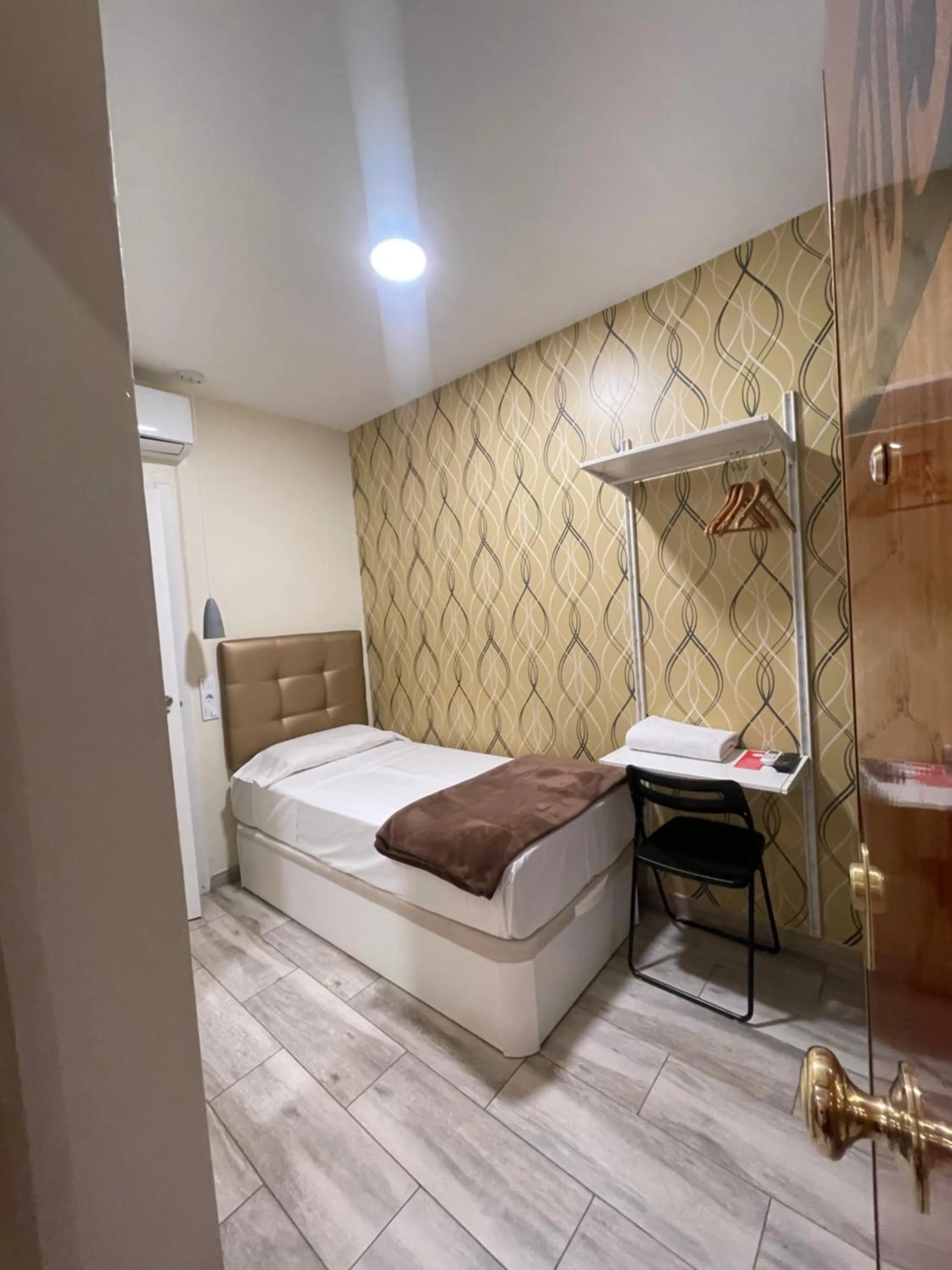 Bed in Hostal Oliver