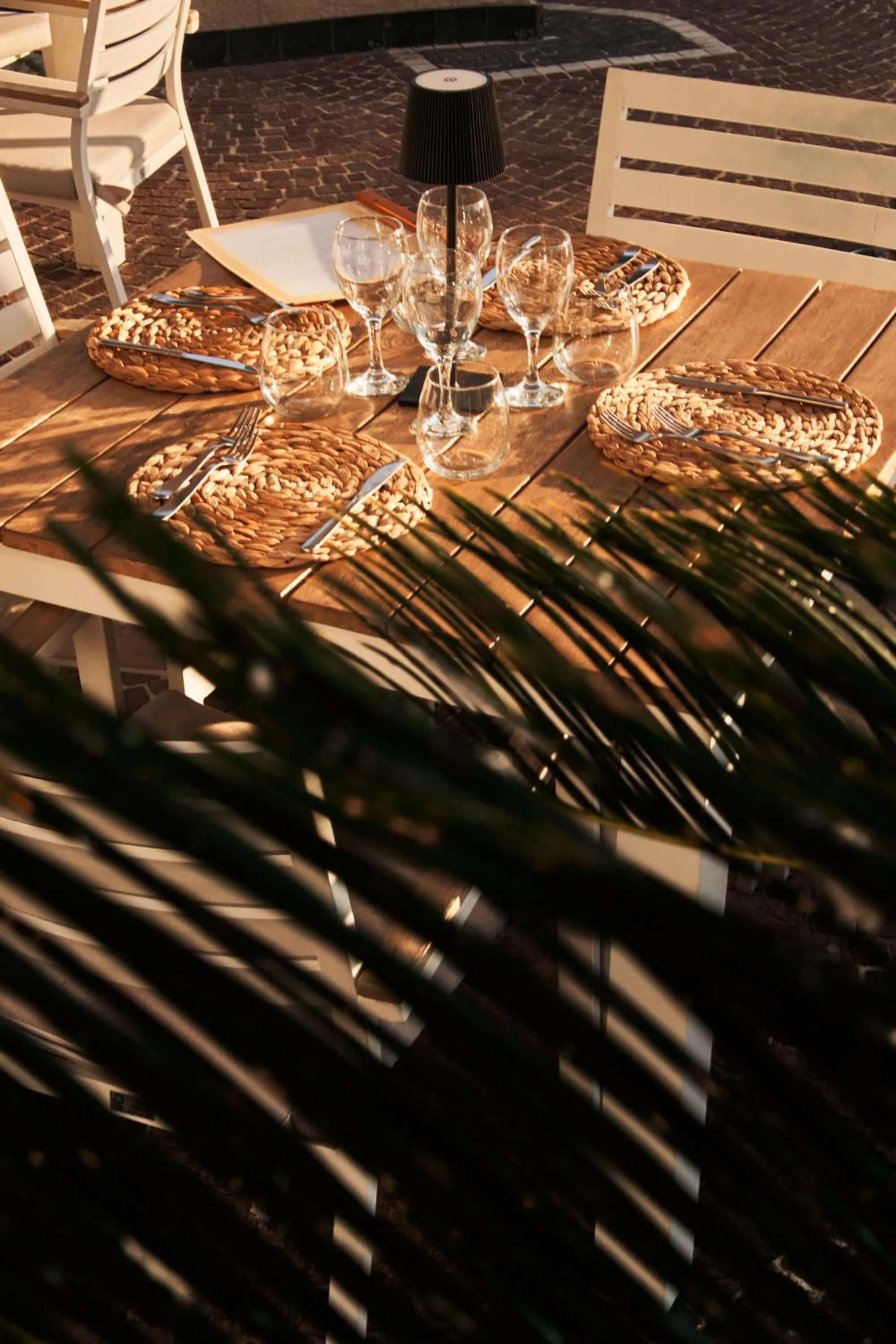 Restaurant/places to eat in Hotel Premiere