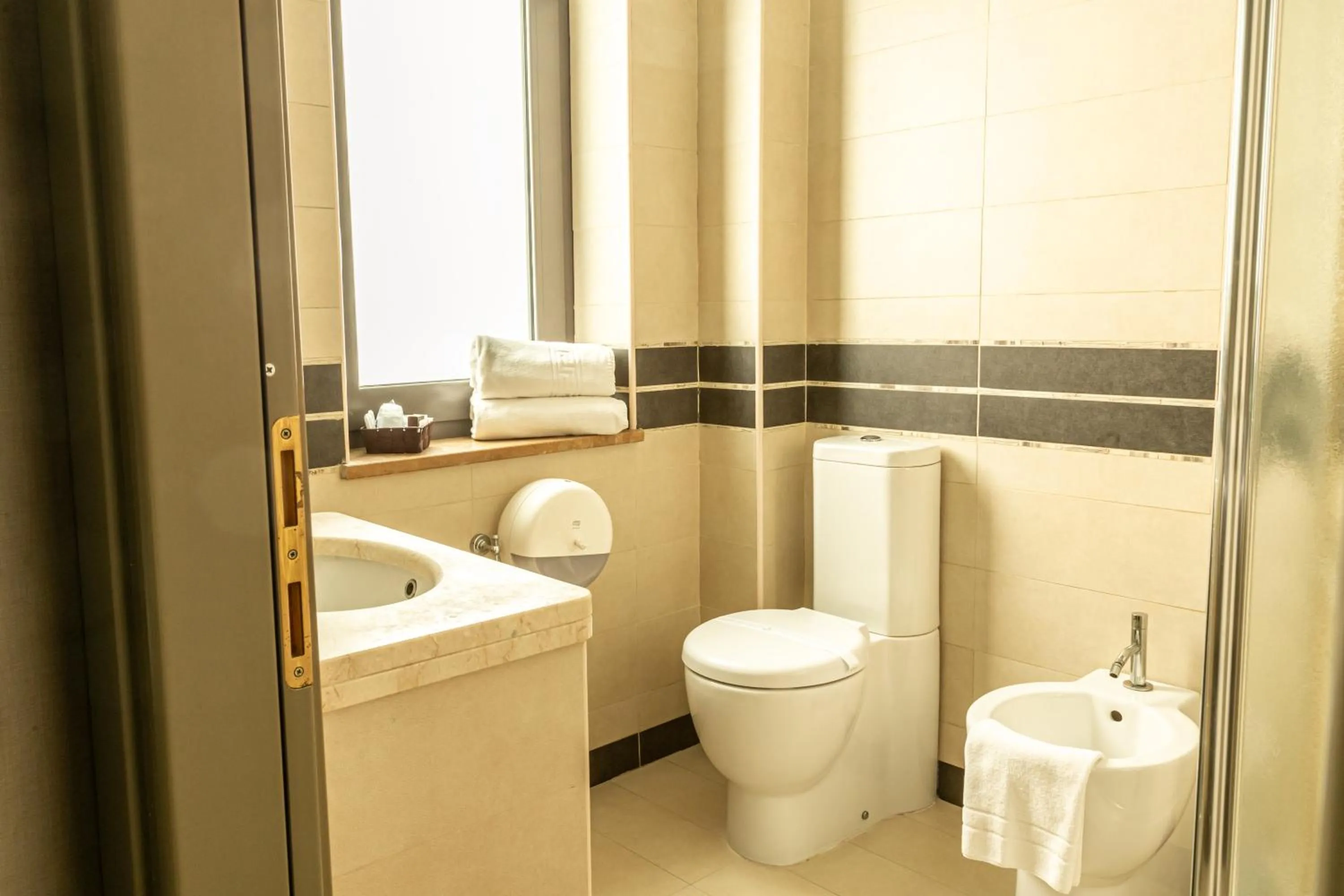 Bathroom in Hotel Premiere