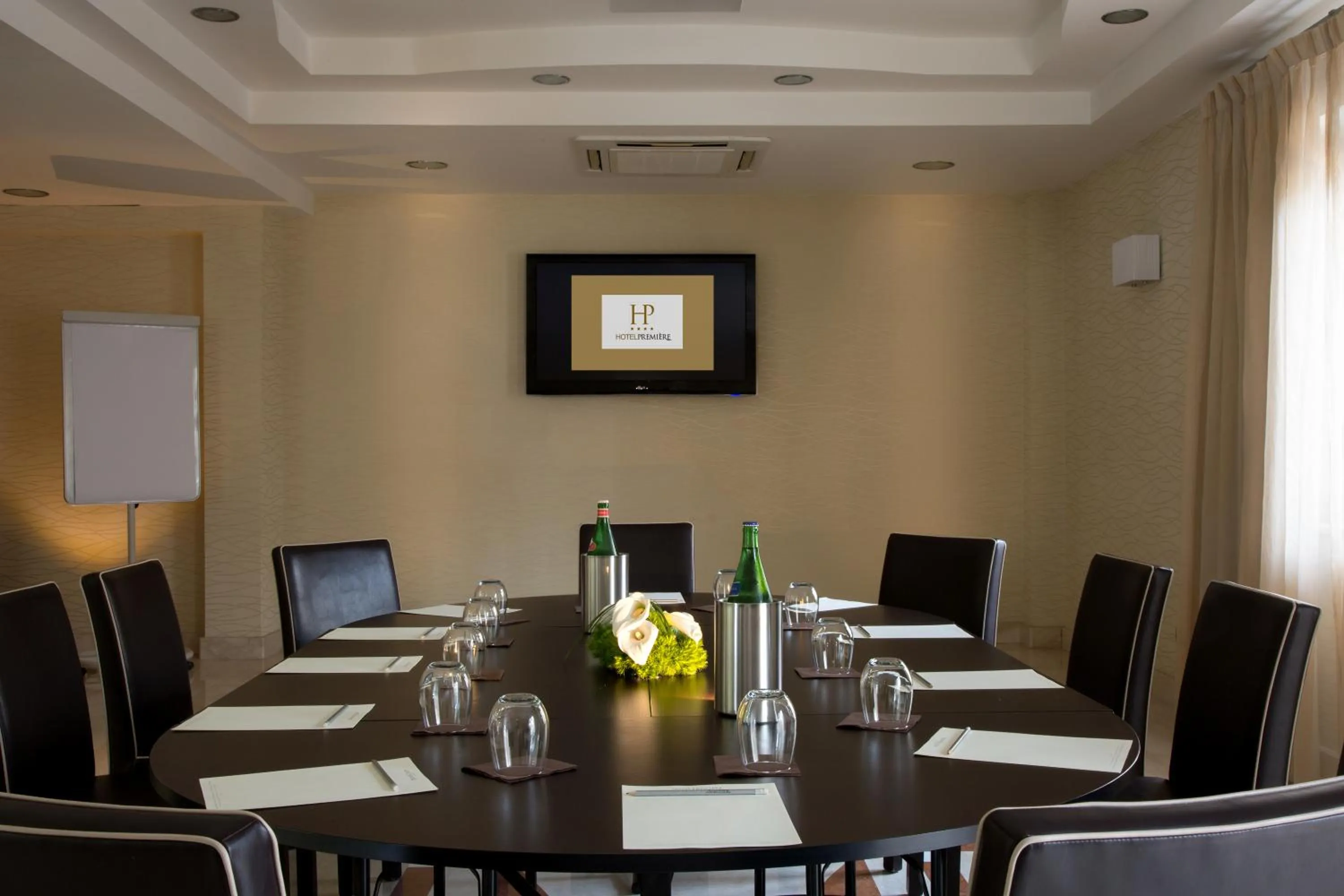 Business facilities in Hotel Premiere