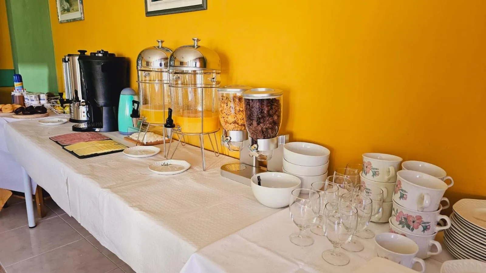 Breakfast in Hotel Mataleñas