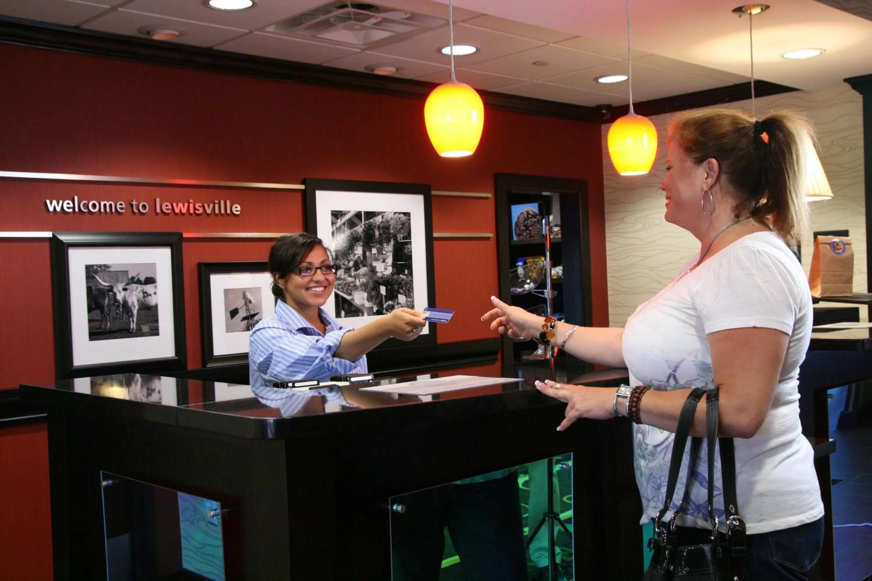 Lobby or reception in Hampton Inn and Suites Dallas/Lewisville-Vista Ridge Mall