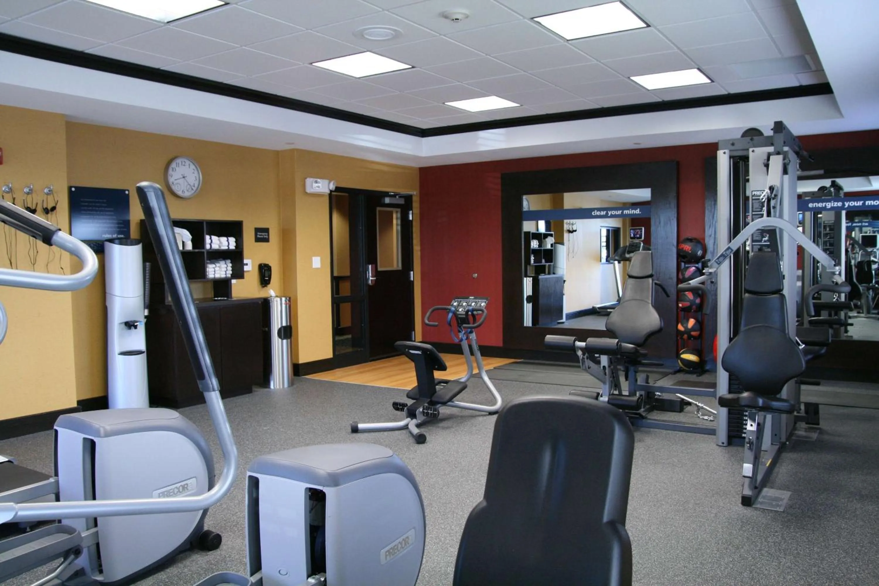 Fitness centre/facilities in Hampton Inn and Suites Dallas/Lewisville-Vista Ridge Mall