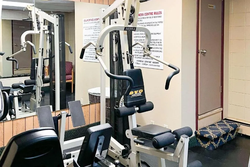 Fitness centre/facilities in Econo Lodge Motel Village