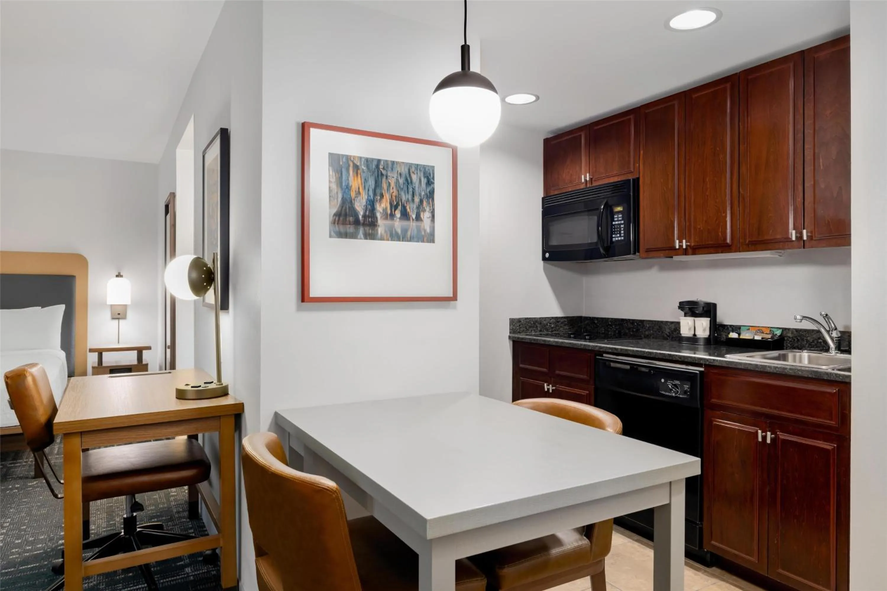 Kitchen or kitchenette in Homewood Suites by Hilton Slidell