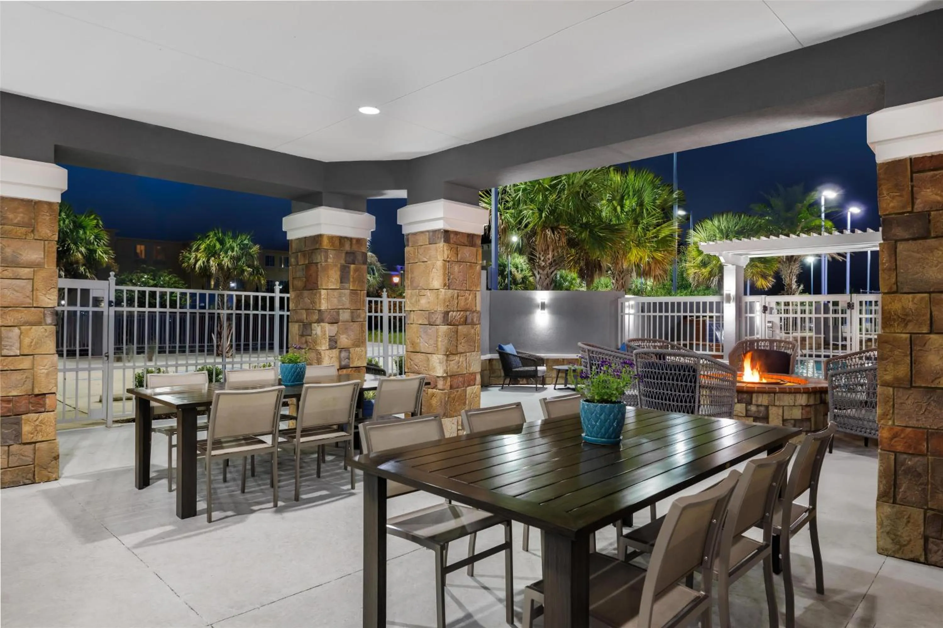 Patio in Homewood Suites by Hilton Slidell