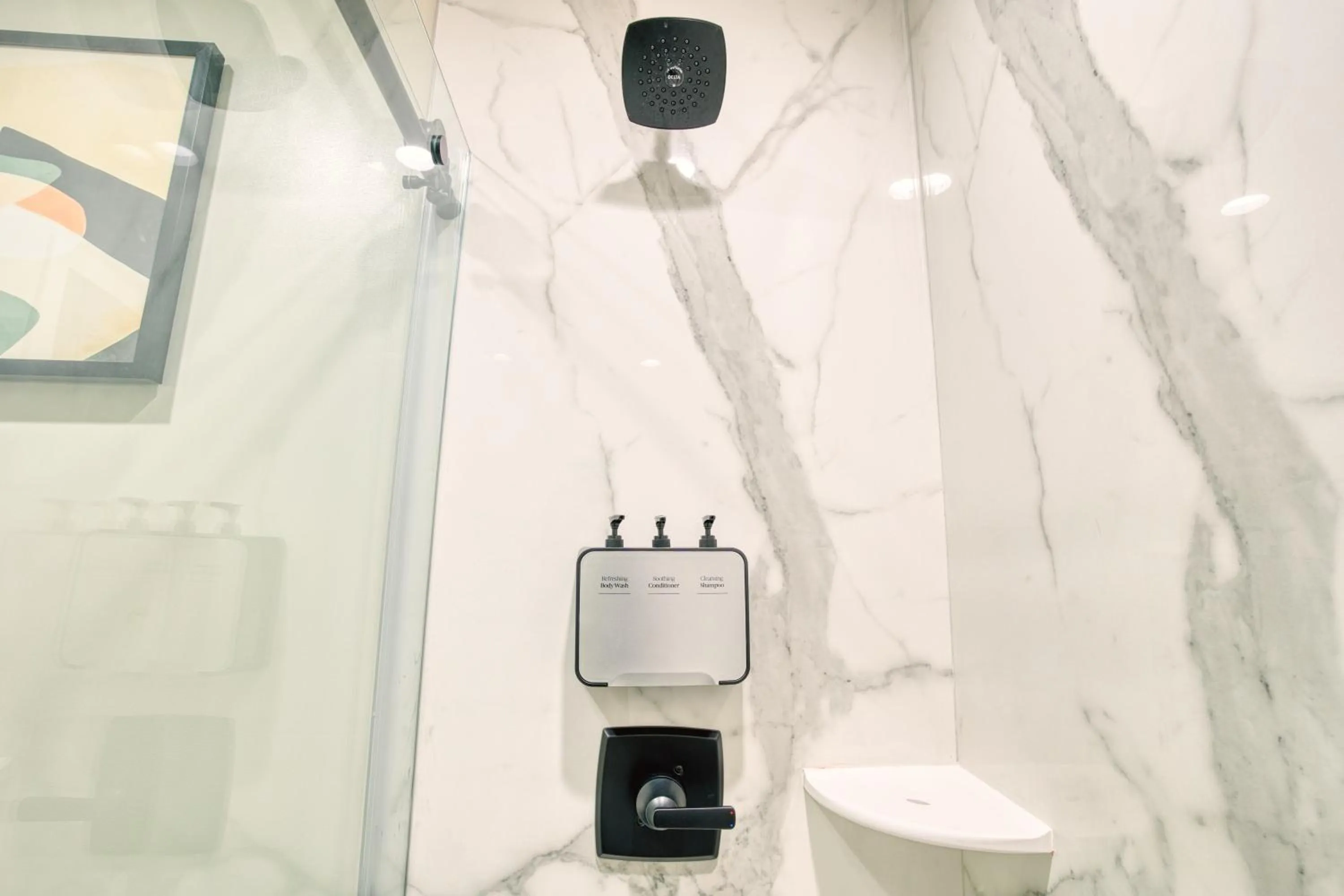 Bathroom in La Casa Inn