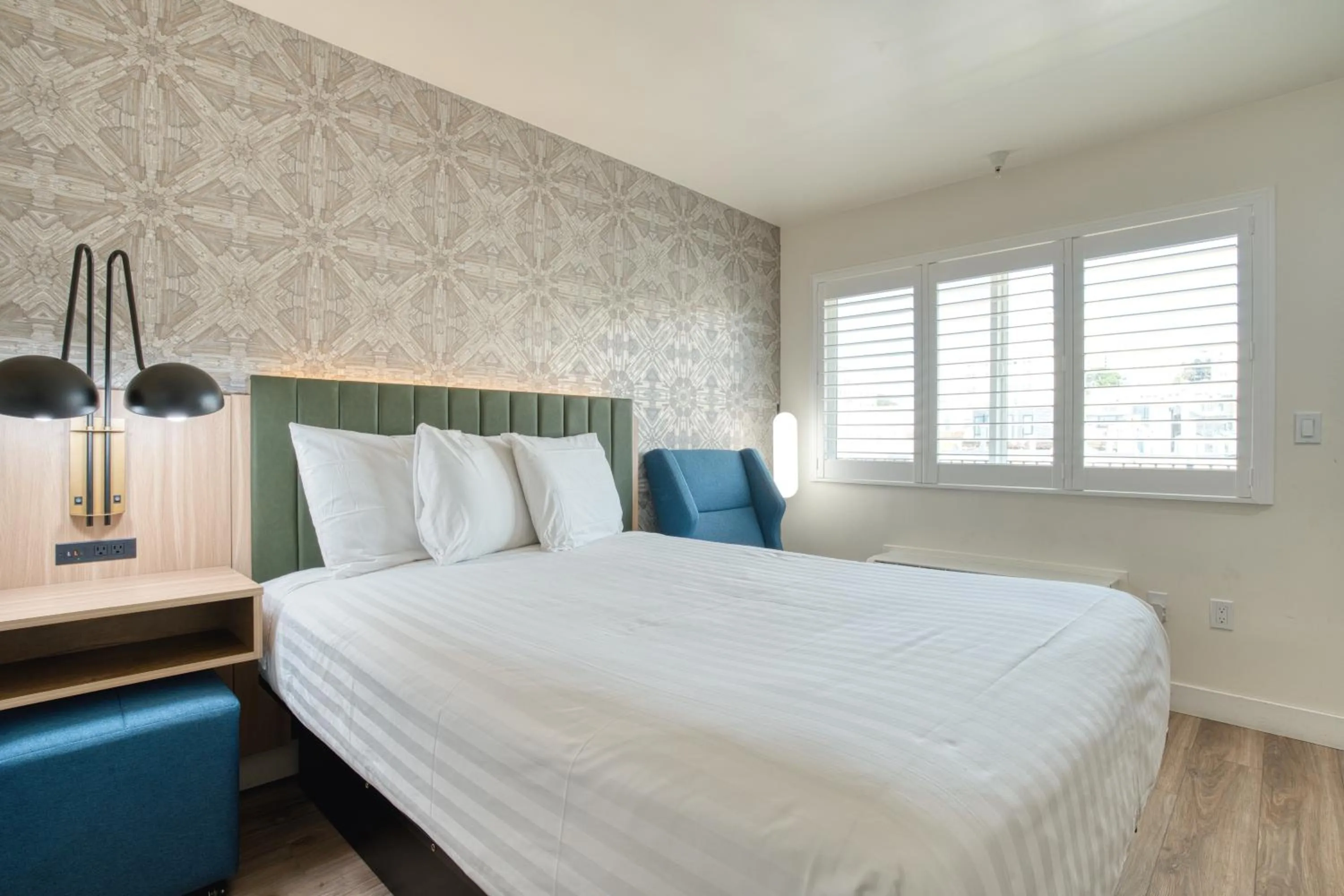 Bedroom, Bed in La Casa Inn