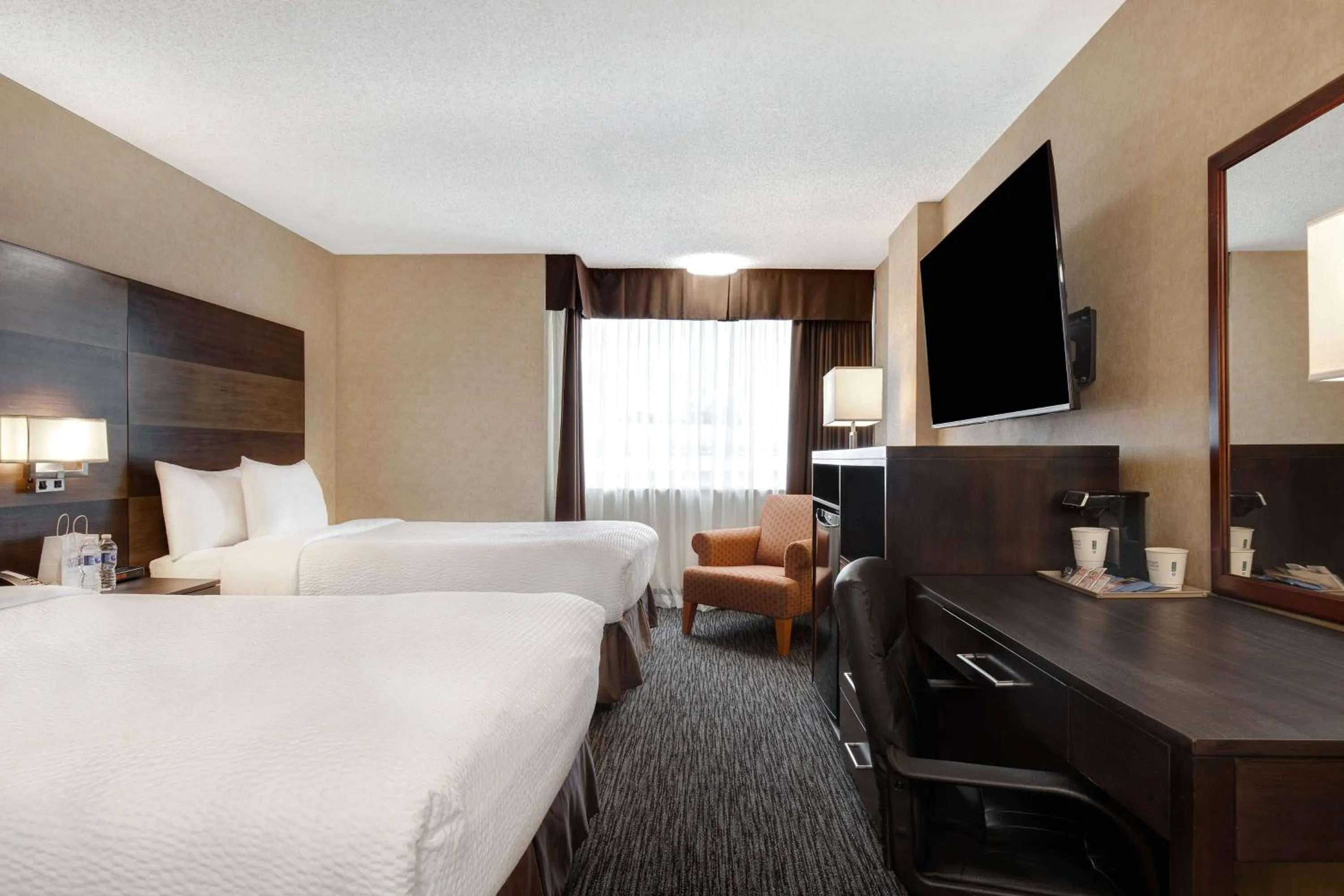 Photo of the whole room, Bed in Days Inn by Wyndham Calgary South