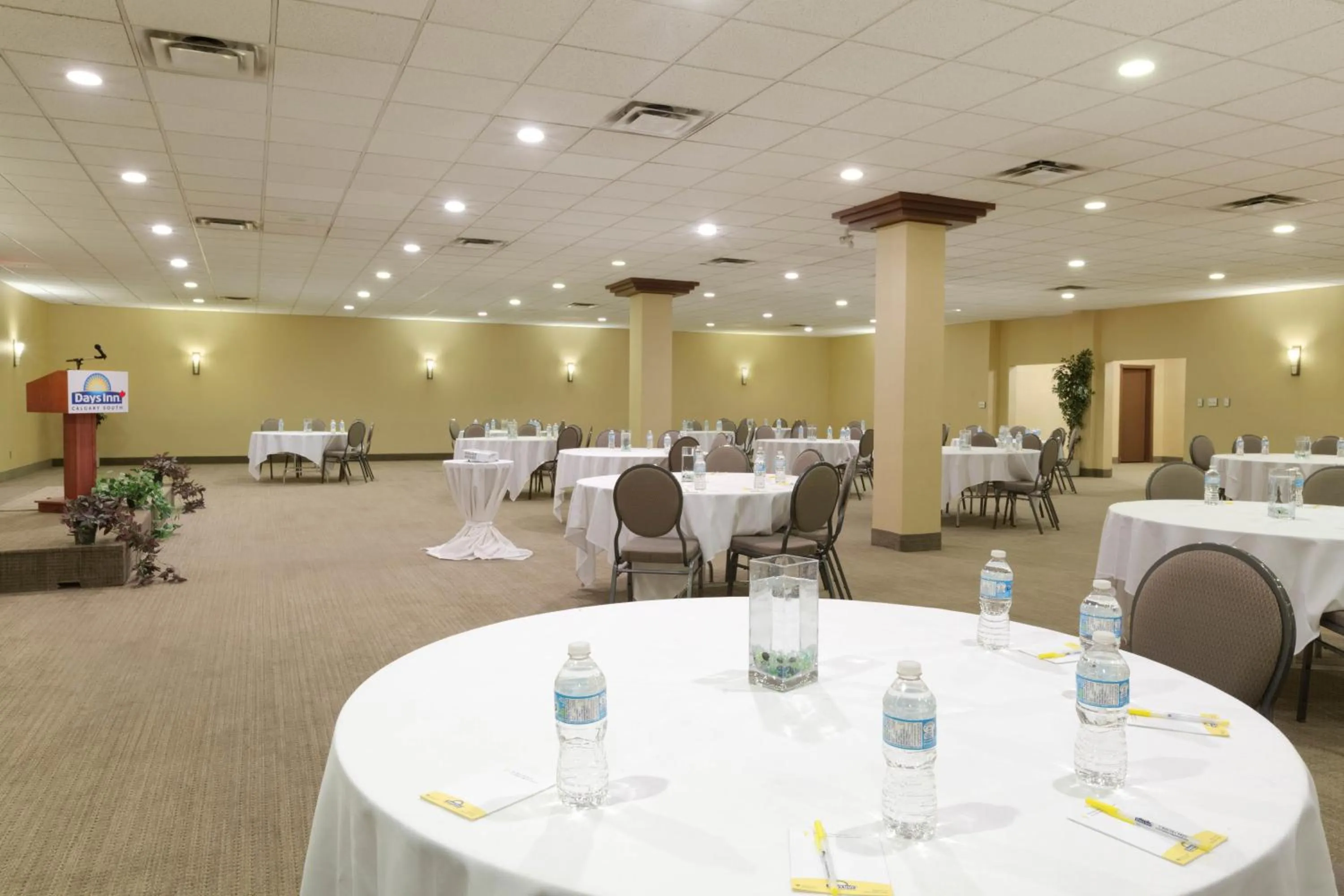 Banquet/Function facilities in Days Inn by Wyndham Calgary South