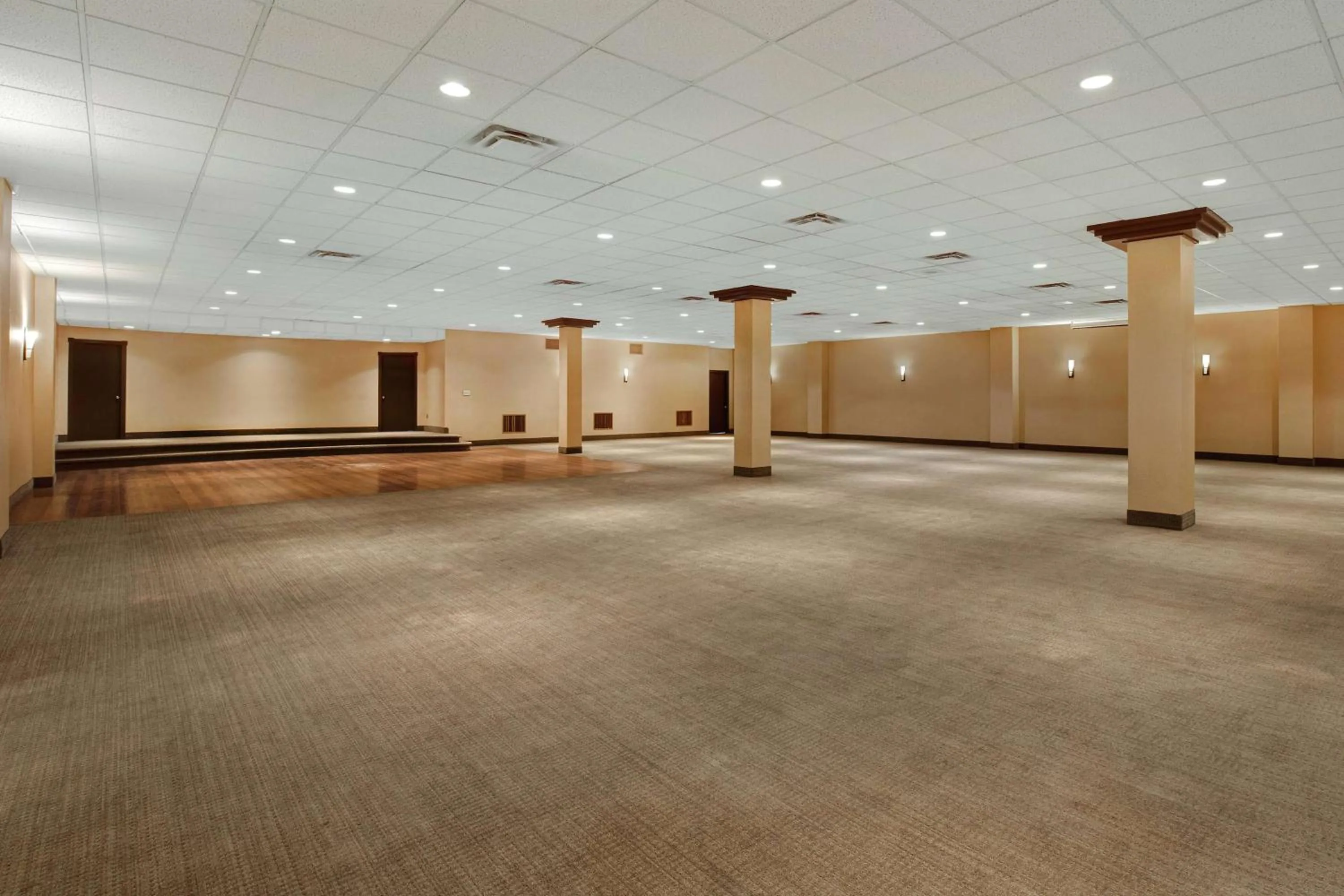 Meeting/conference room in Days Inn by Wyndham Calgary South