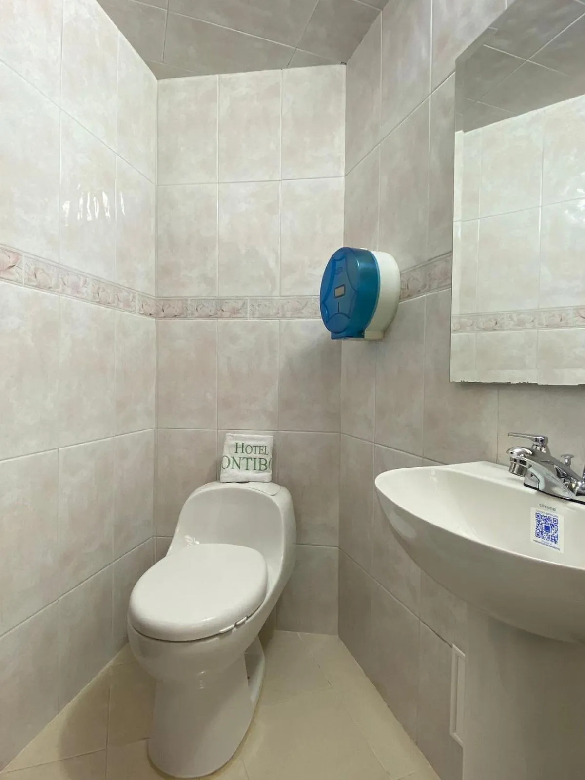 Toilet in Hotel Fontibon