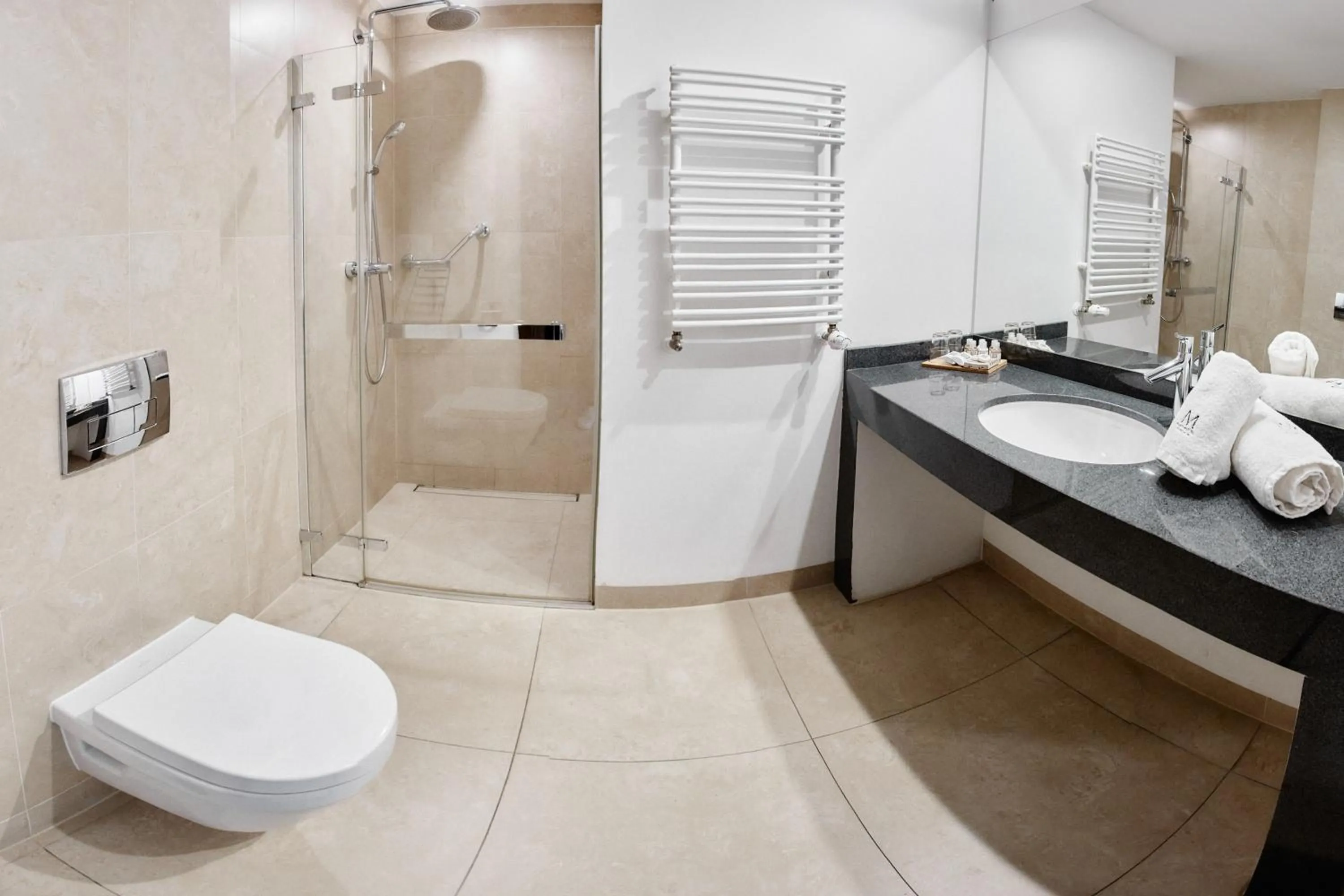 Shower in M Club Hotel | Lubie Resort