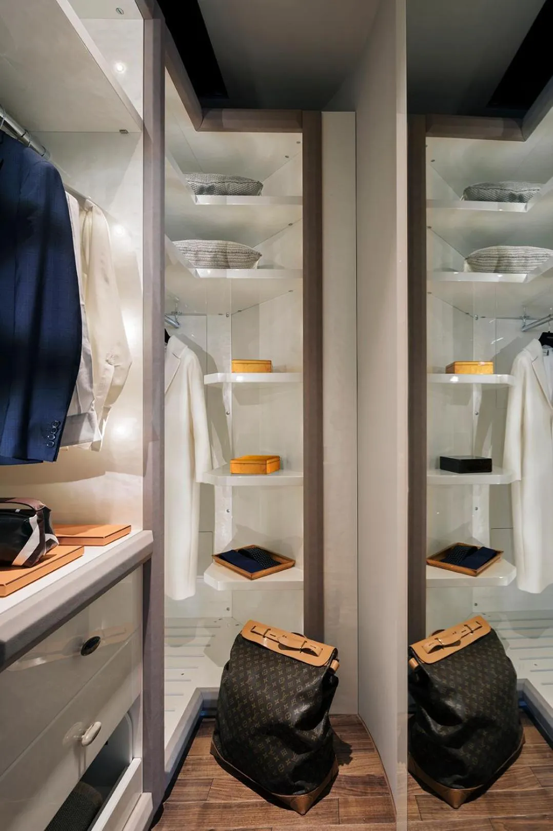 Photo of the whole room in VISTA Lago di Como