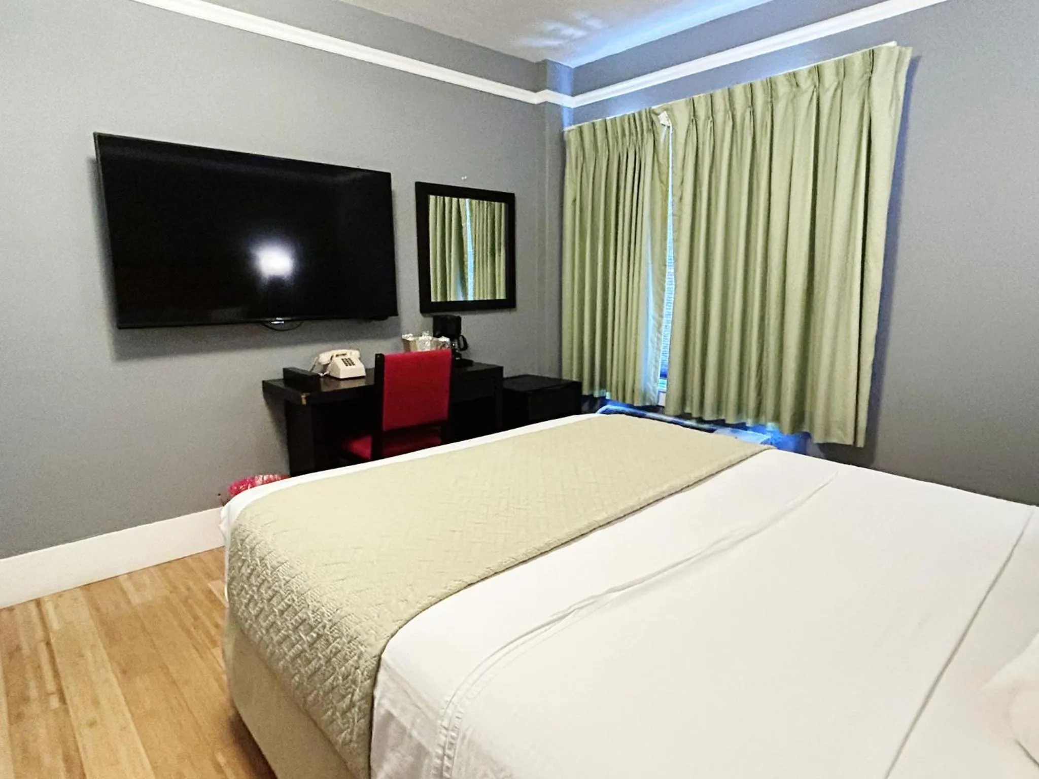 Bedroom, Bed in Ponce De Leon Hotel