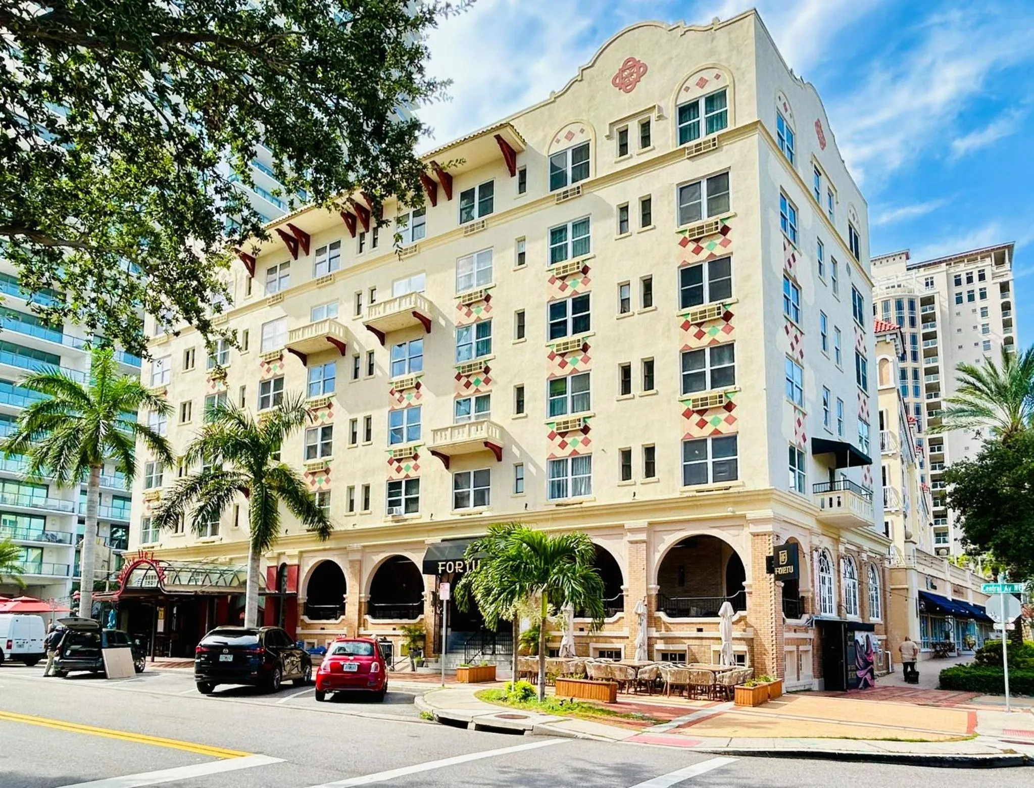 Facade/entrance in Ponce De Leon Hotel