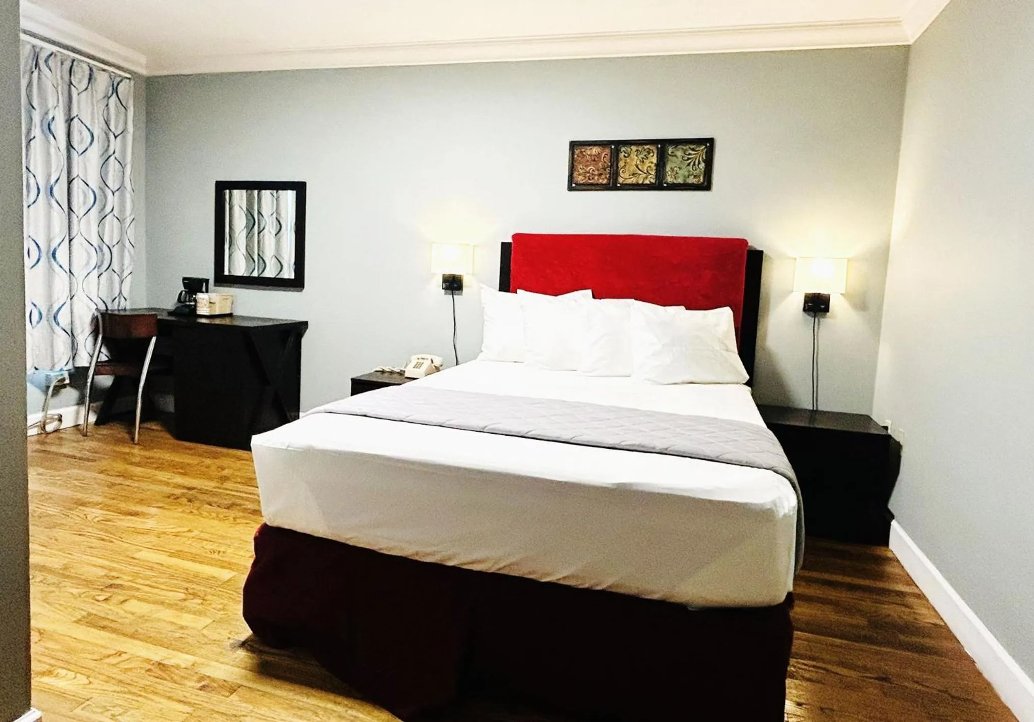 Bed in Ponce De Leon Hotel