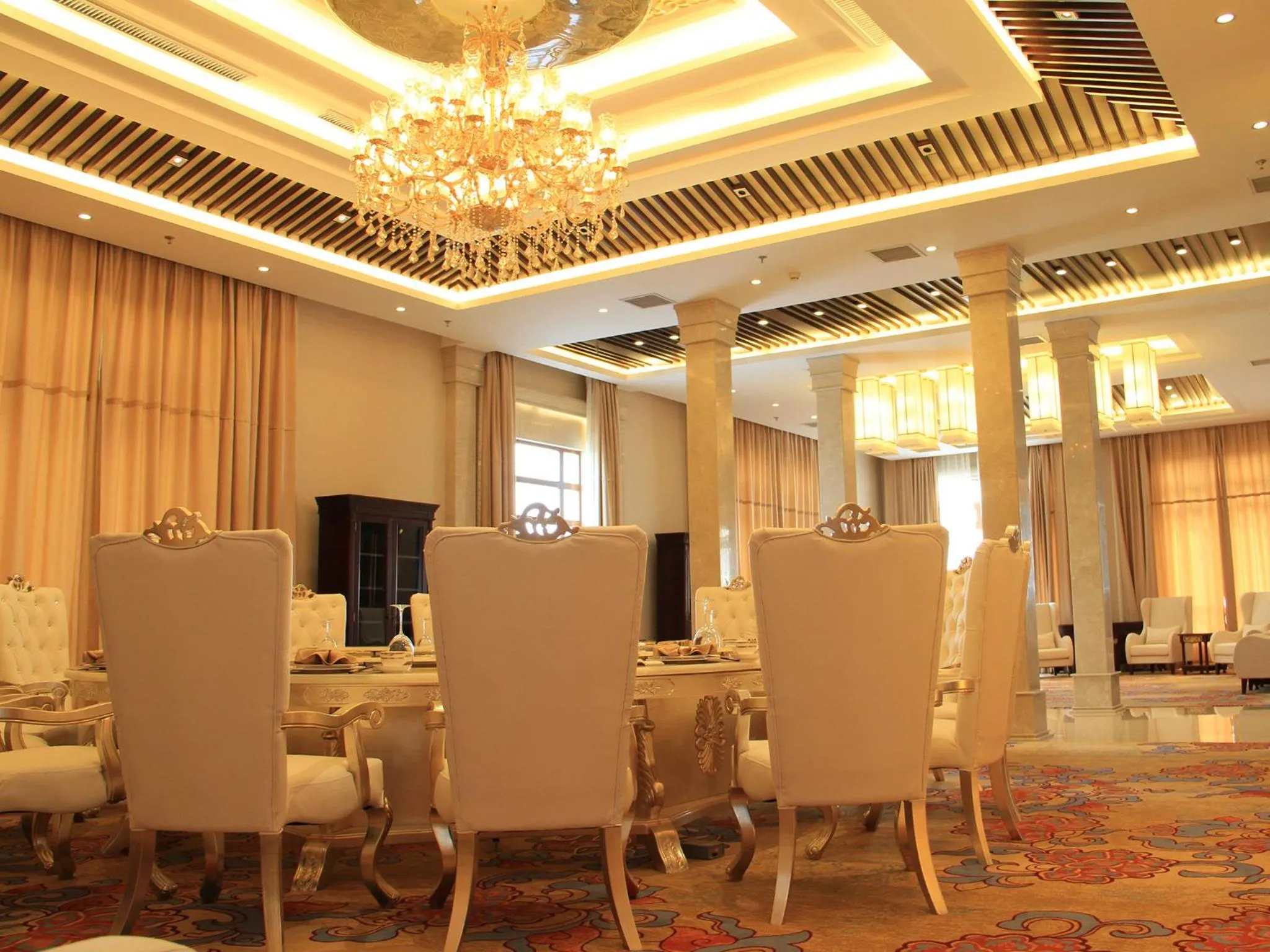 Restaurant/places to eat in Don Chan Palace Hotel & Convention