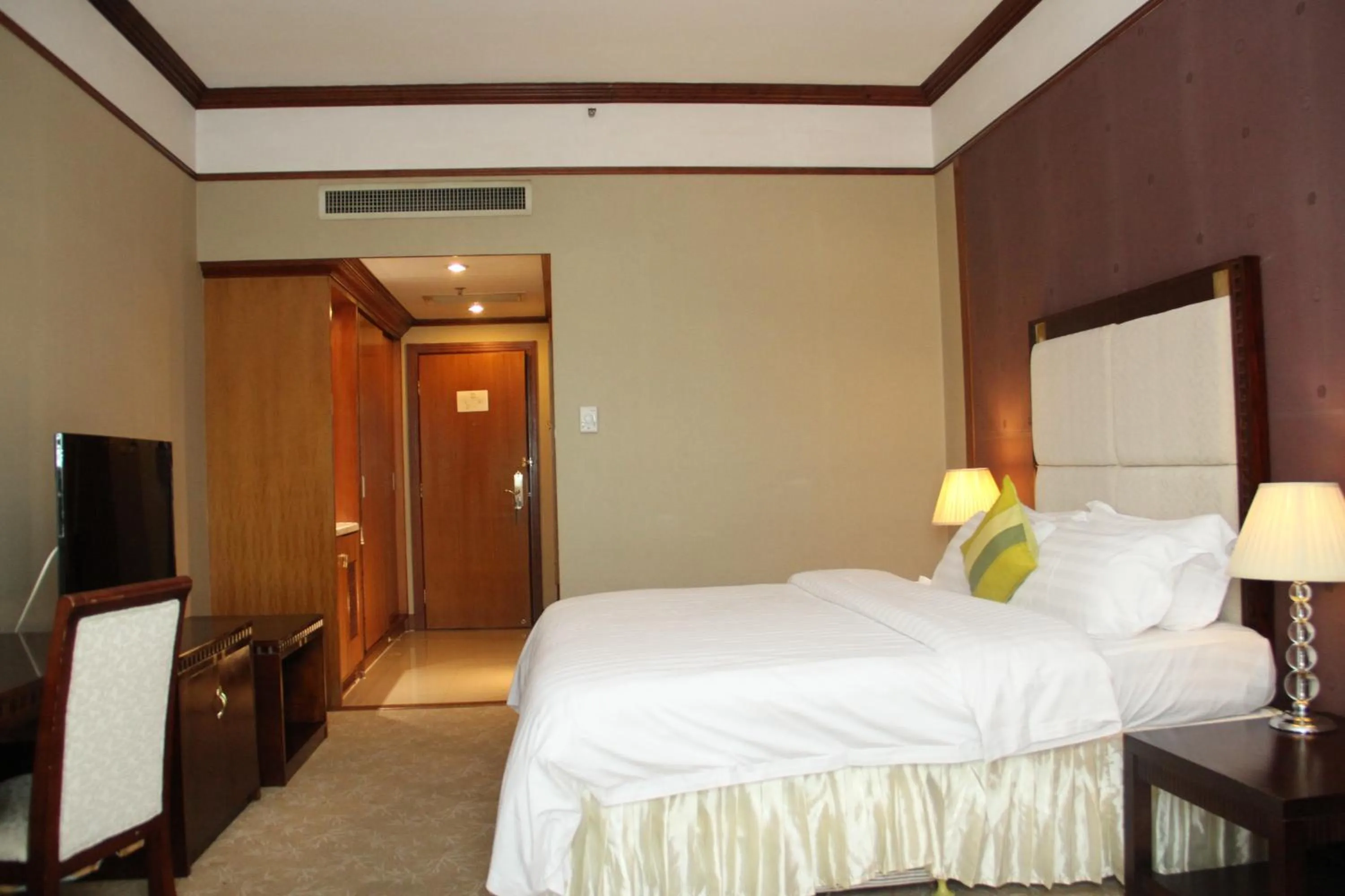 Bedroom, Bed in Don Chan Palace Hotel & Convention