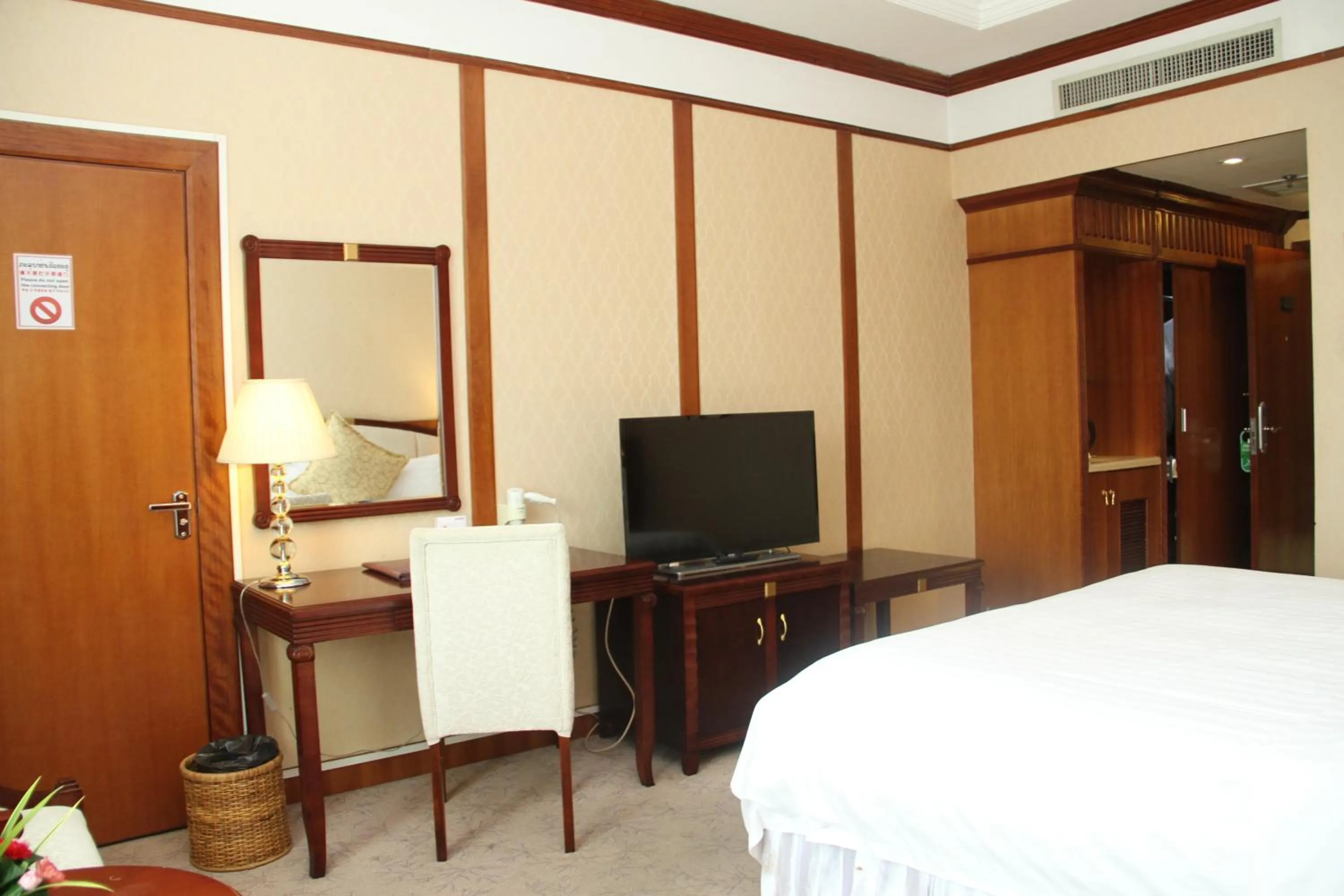 Bedroom, Bed in Don Chan Palace Hotel & Convention