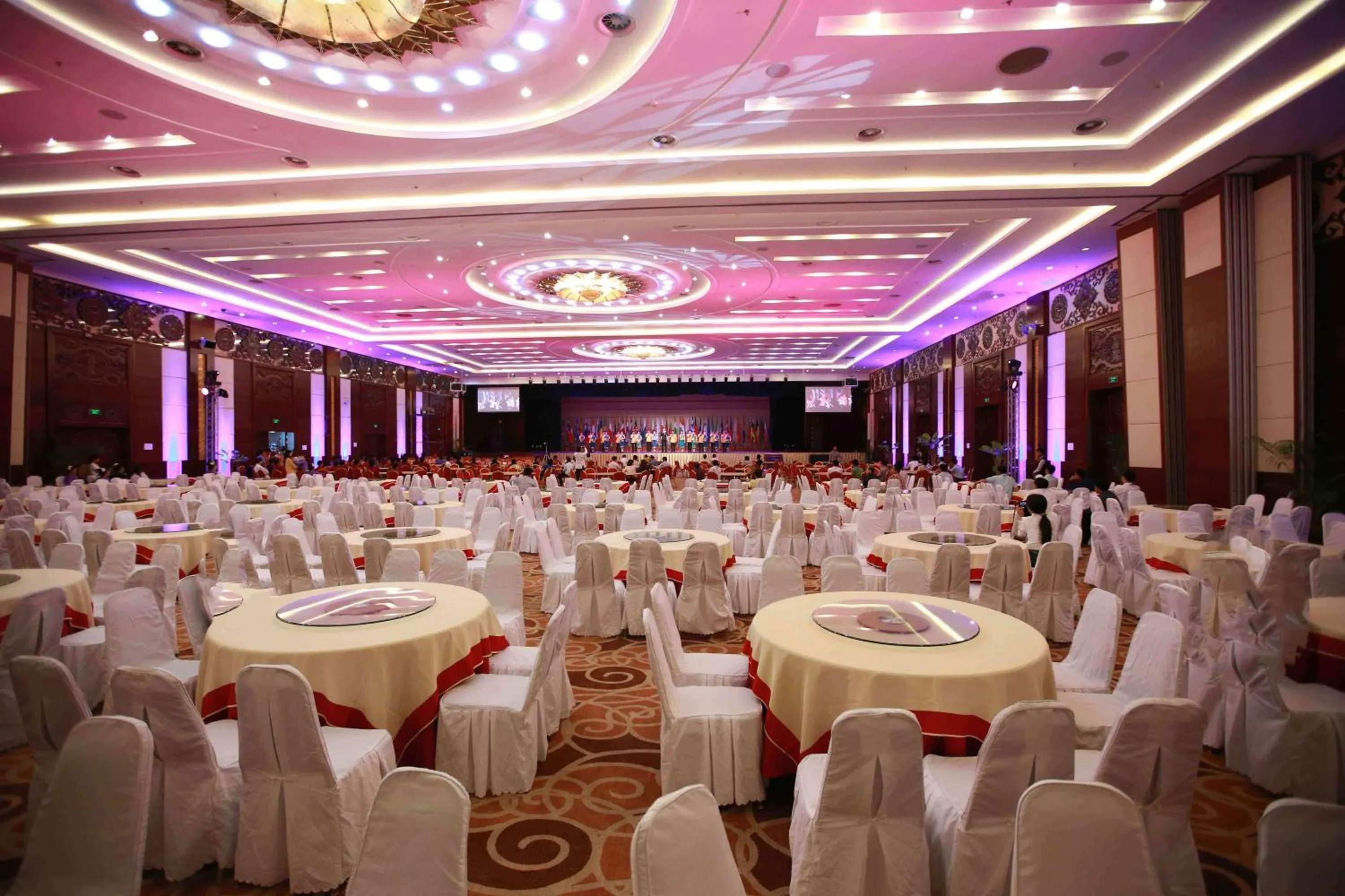 Restaurant/places to eat in Don Chan Palace Hotel & Convention