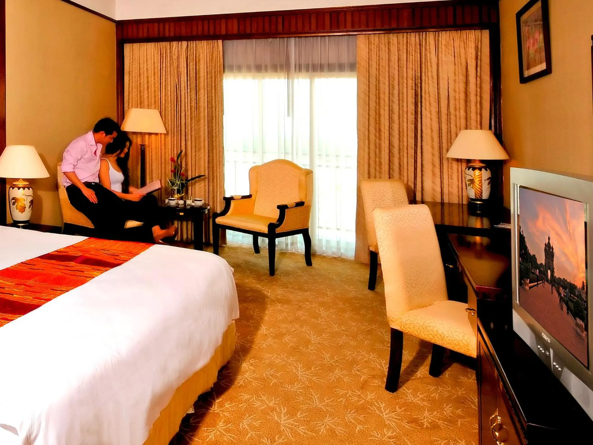 Seating area, Bed in Don Chan Palace Hotel & Convention