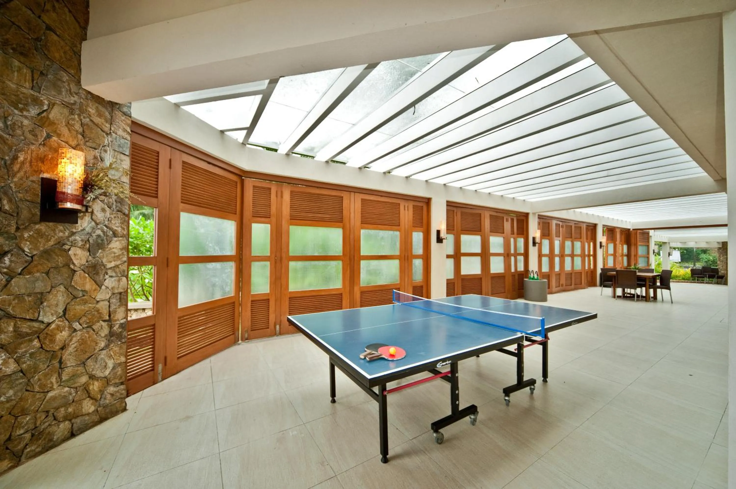 Table tennis in Misibis Bay
