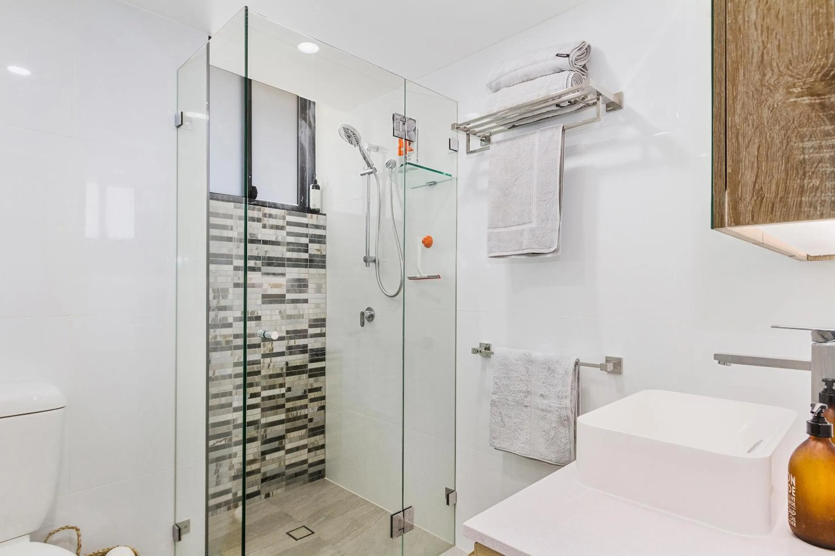 Bathroom in Capricorn One Beachside Holiday Apartments - Official