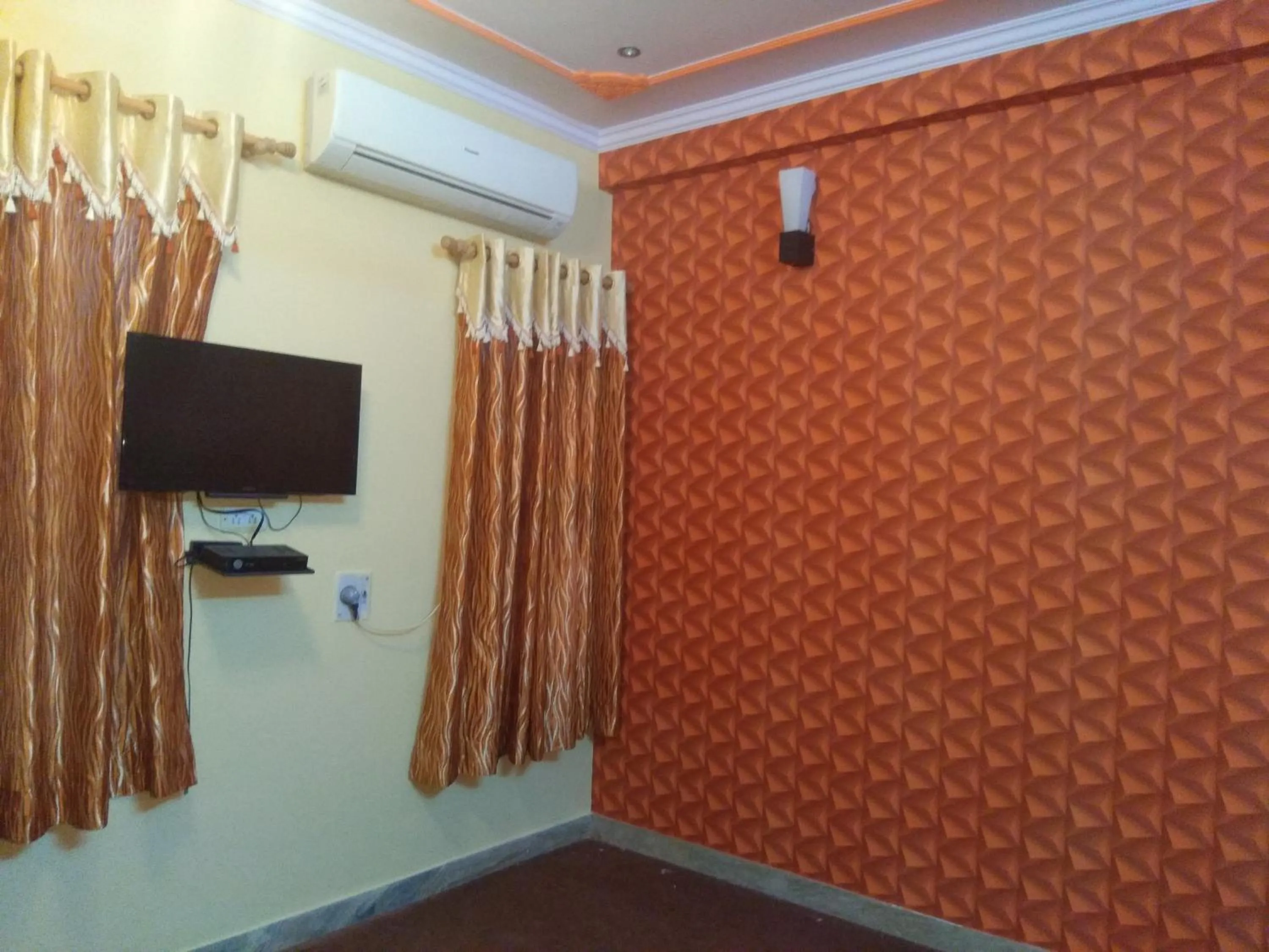 Hotel zamarrud palace