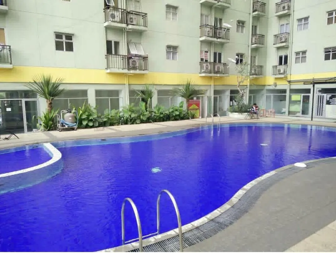Swimming pool in Apartment The Suites Metro by Yudis