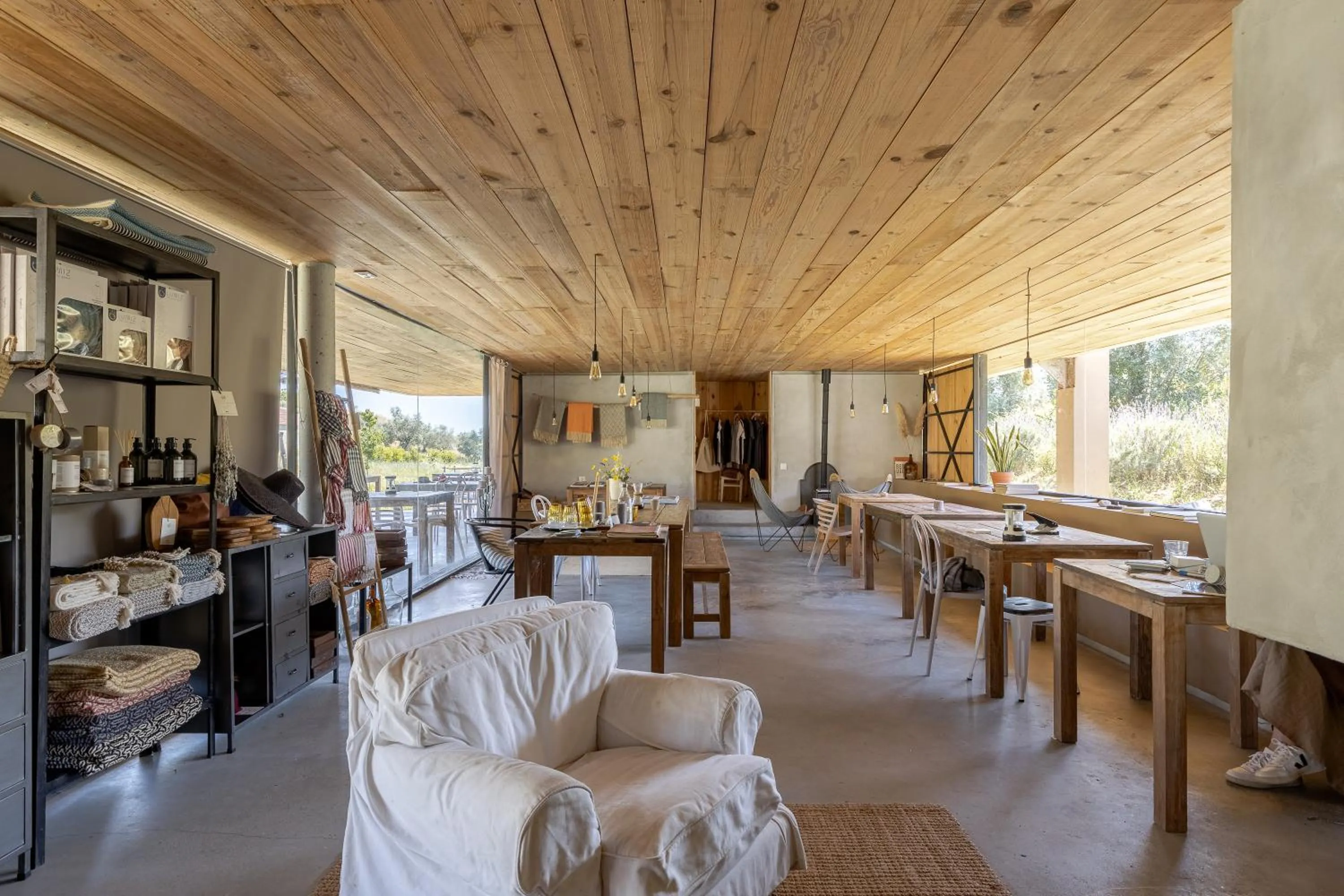 Property building in Dominio Vale Flores