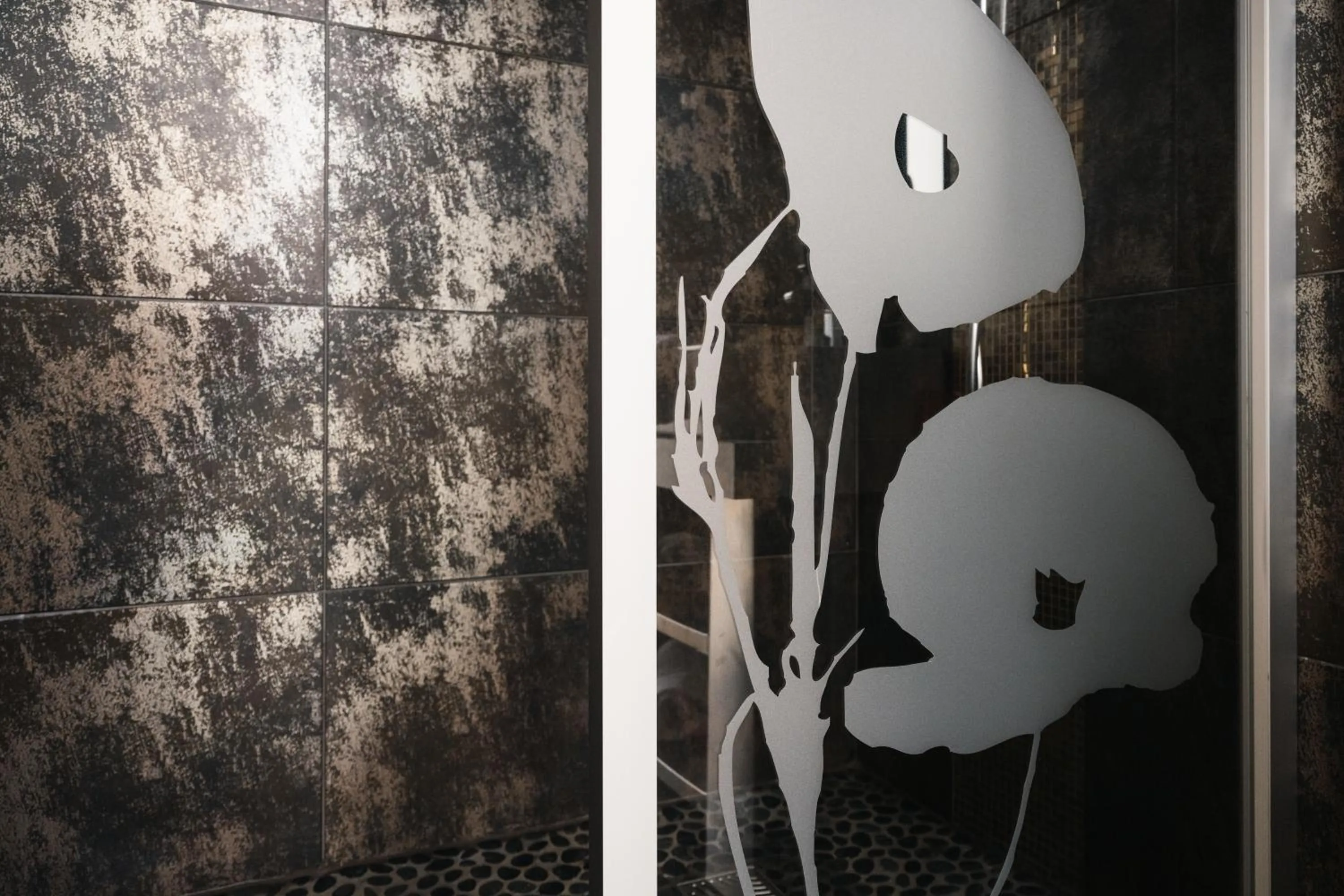 Bathroom in Urban Style HOTEL LES FLEURINES