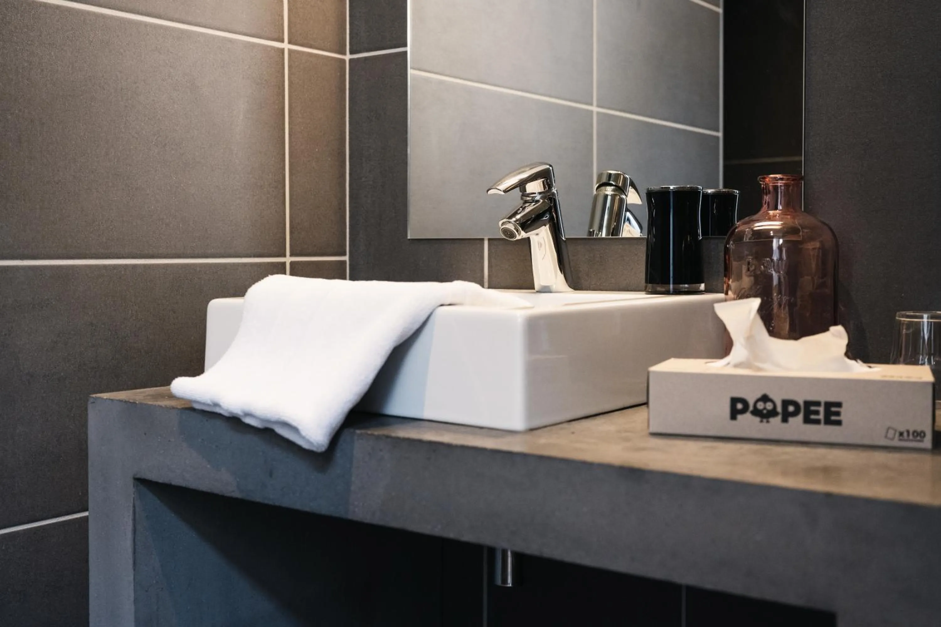 Bathroom in Urban Style HOTEL LES FLEURINES