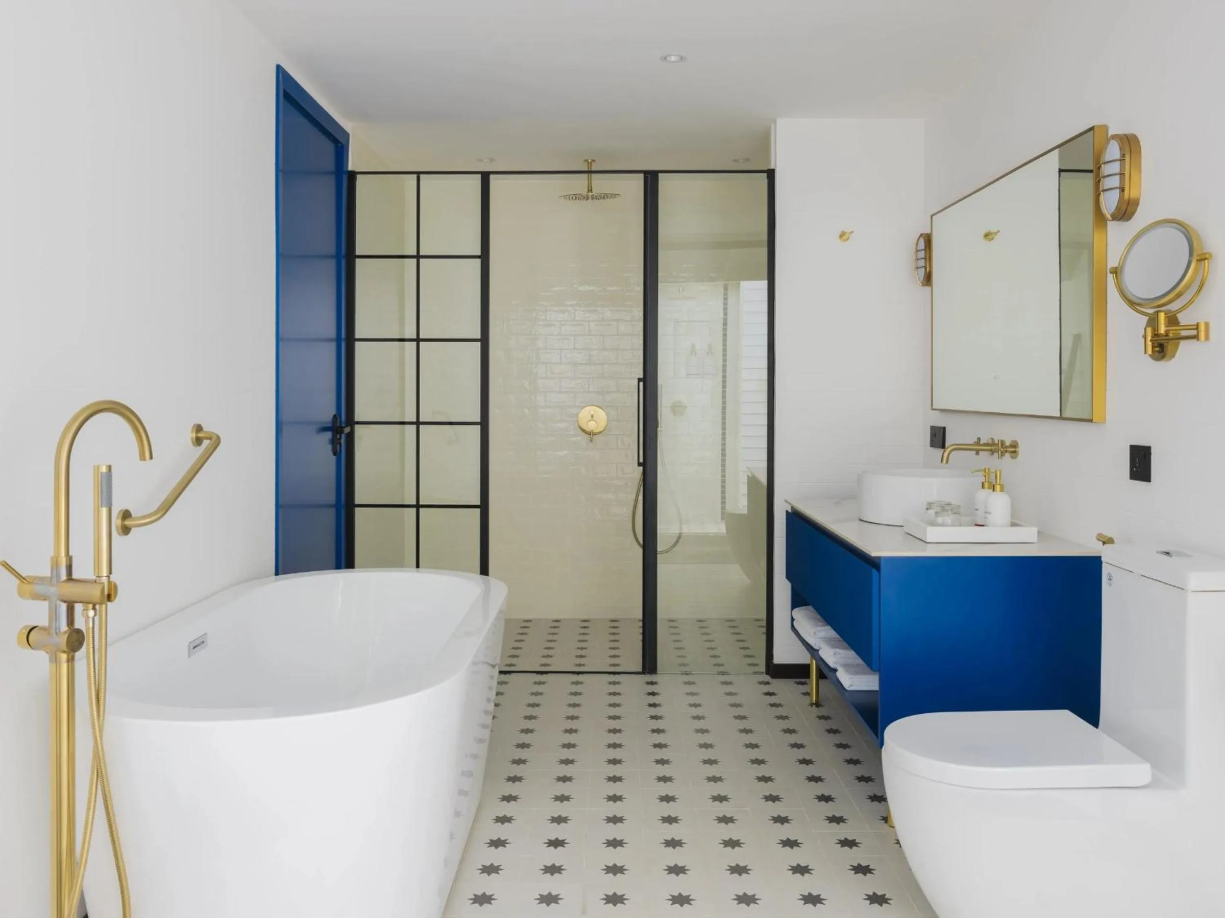 Bathroom in Villa Nautica Paradise Island Resort