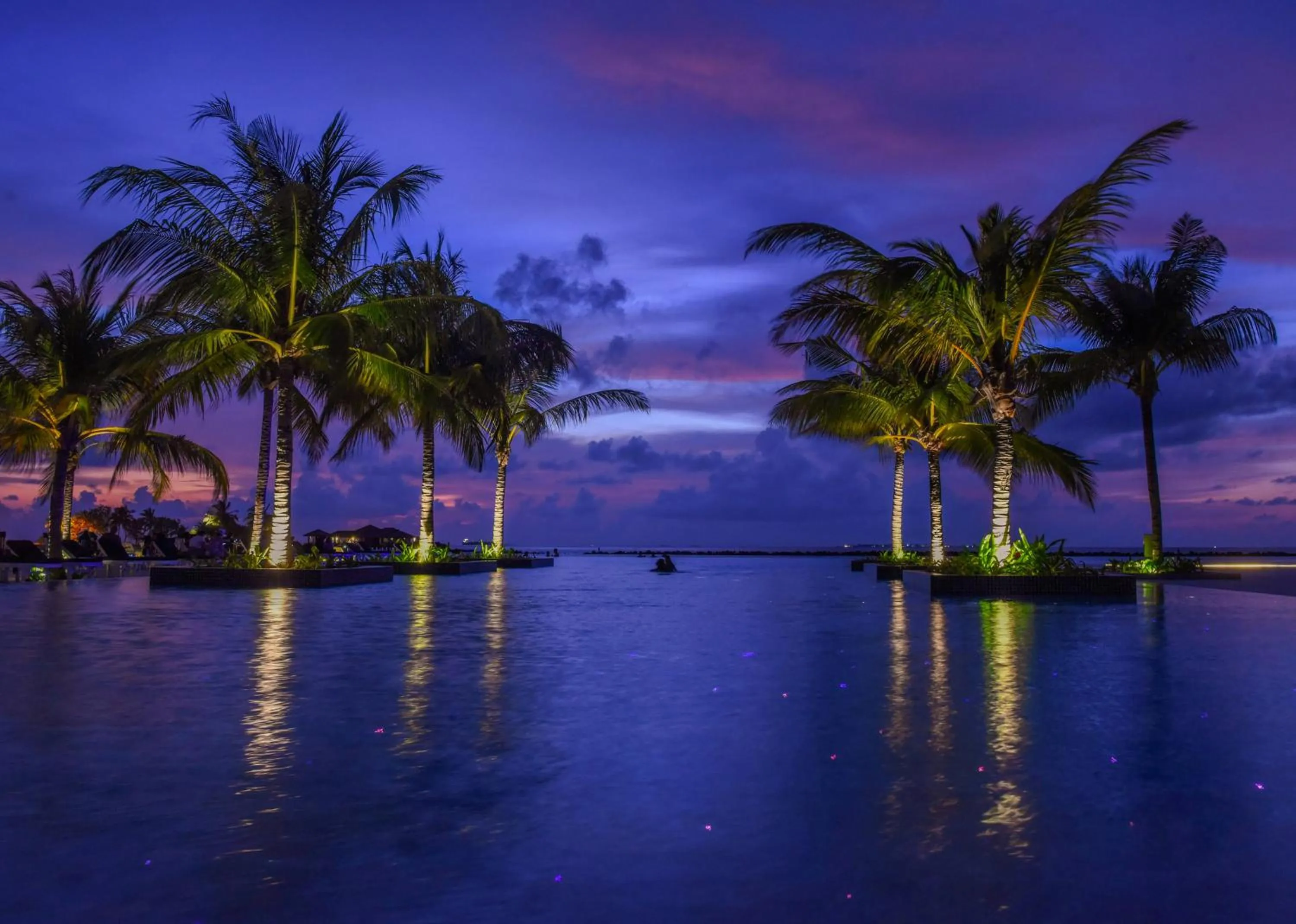 Swimming pool in Villa Nautica Paradise Island Resort