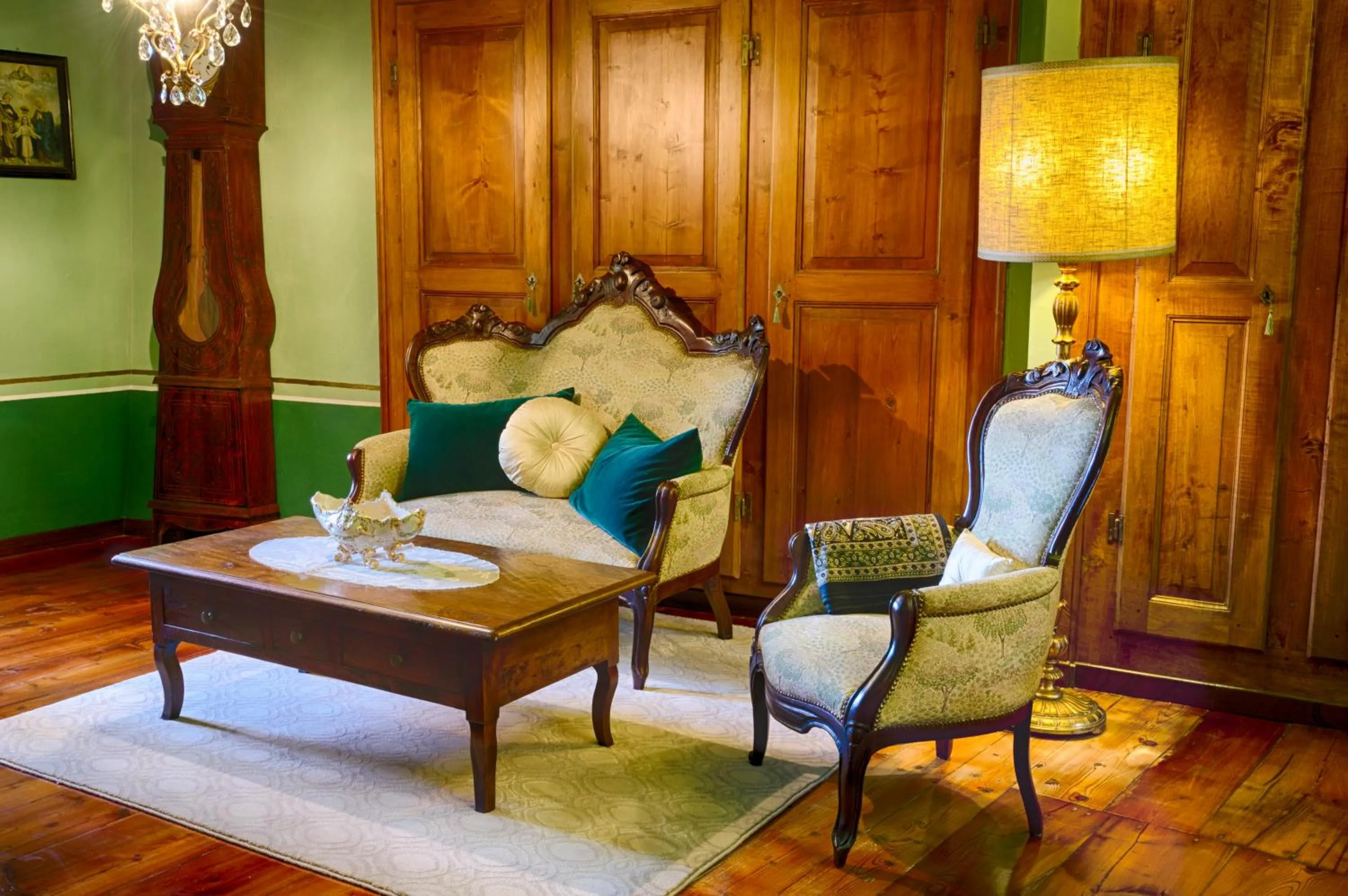 Library in Quart de Lune - Boutique B&B