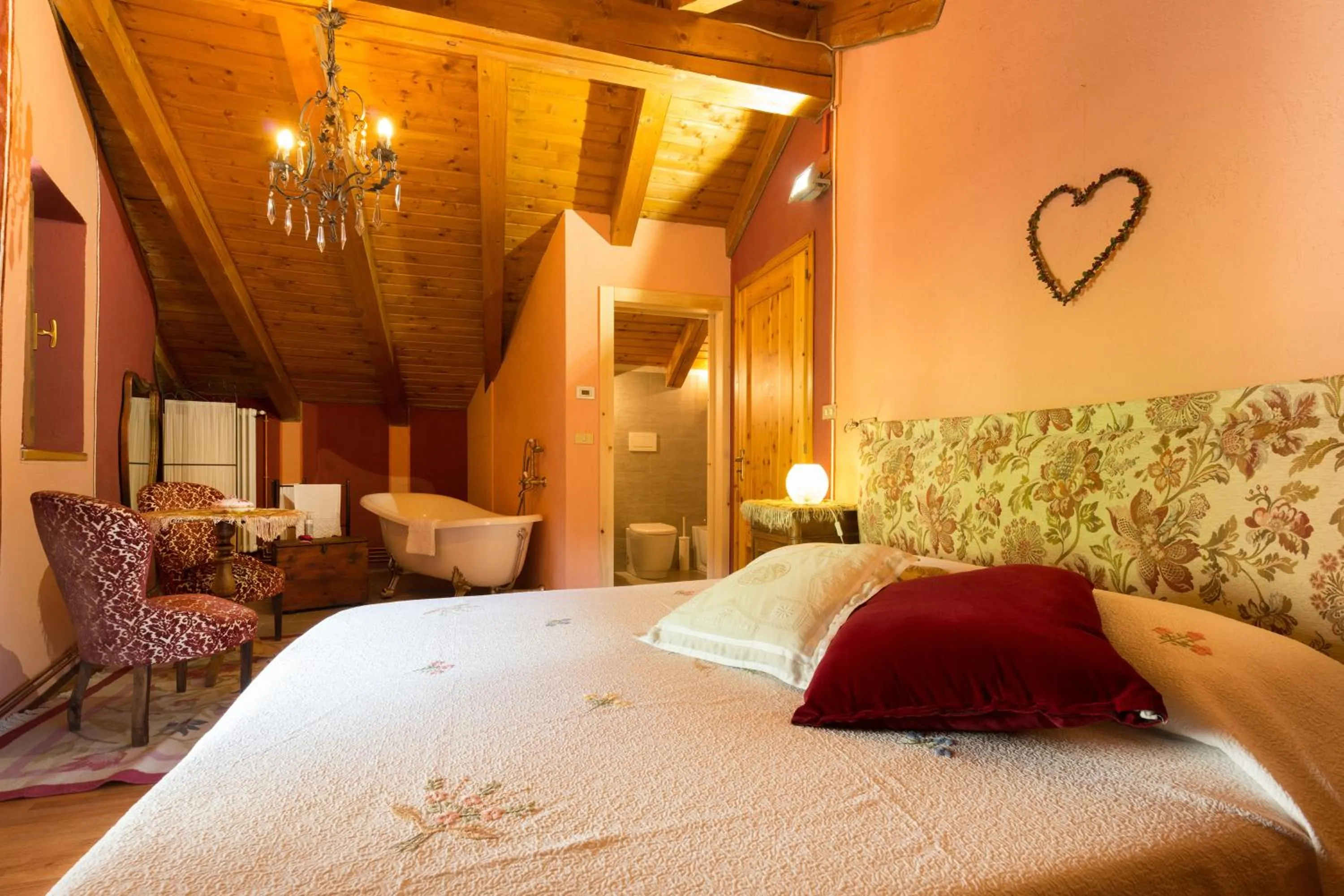 Bed in Quart de Lune - Boutique B&B
