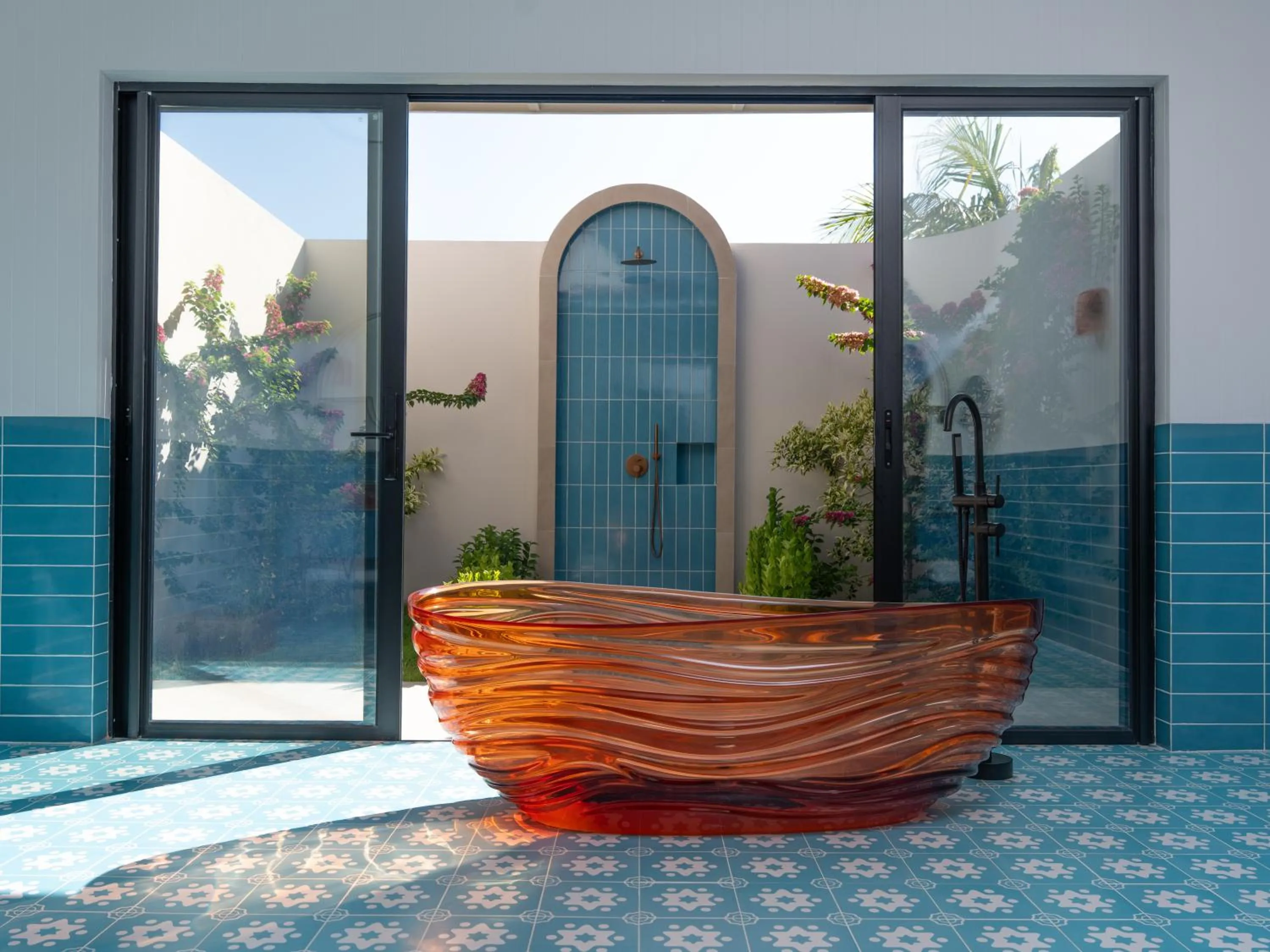 Bath in Villa Park Sun Island Resort