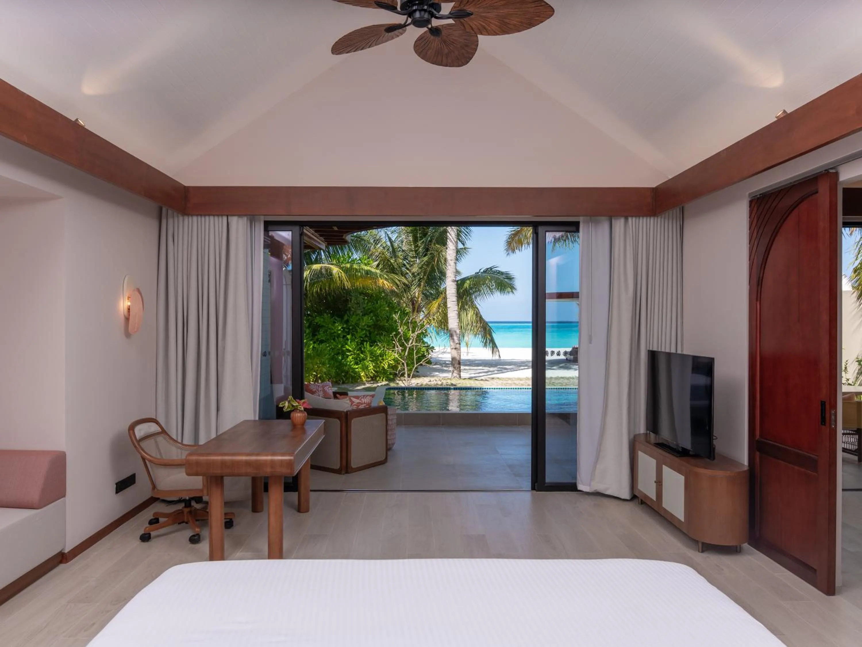 Bedroom, Bed in Villa Park Sun Island Resort