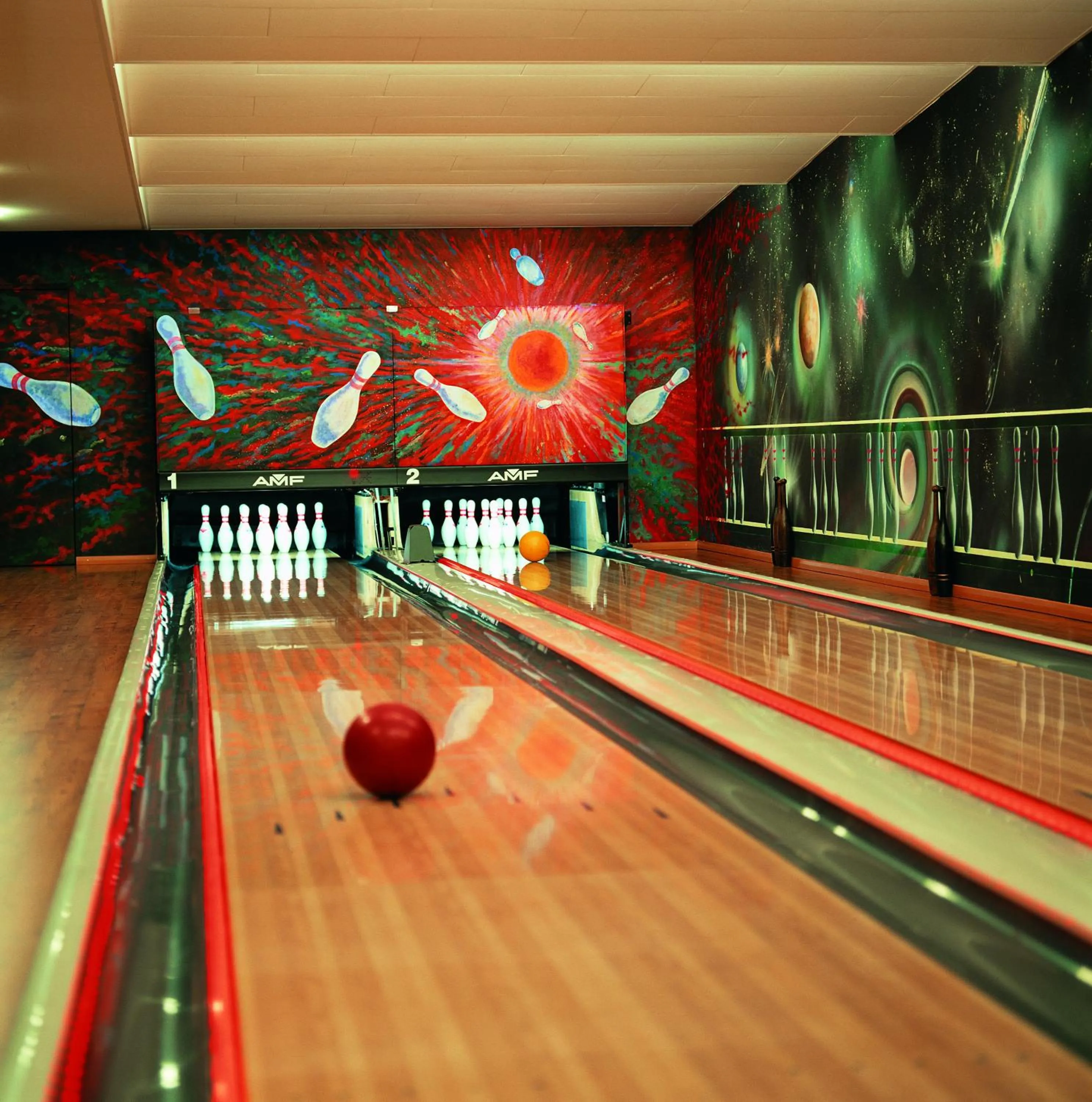 Bowling in Riffelalp Resort 2222m Ski-in & Ski-out